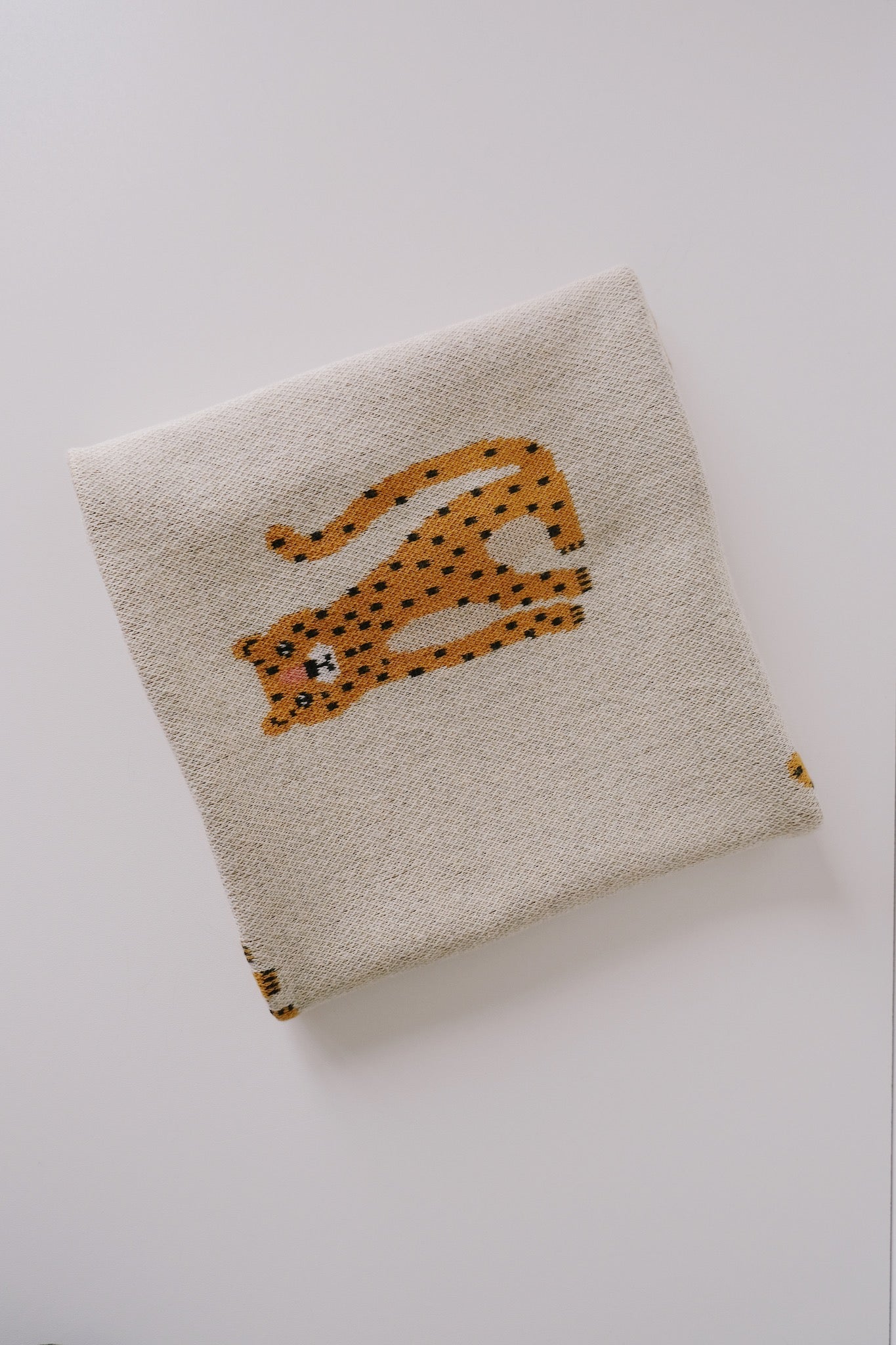 blanket - sitting leopard - collab zürich