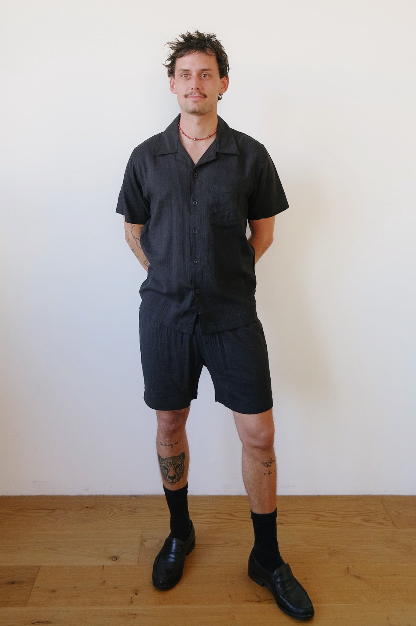 unisex shorts - rishi - banana black - collab zürich