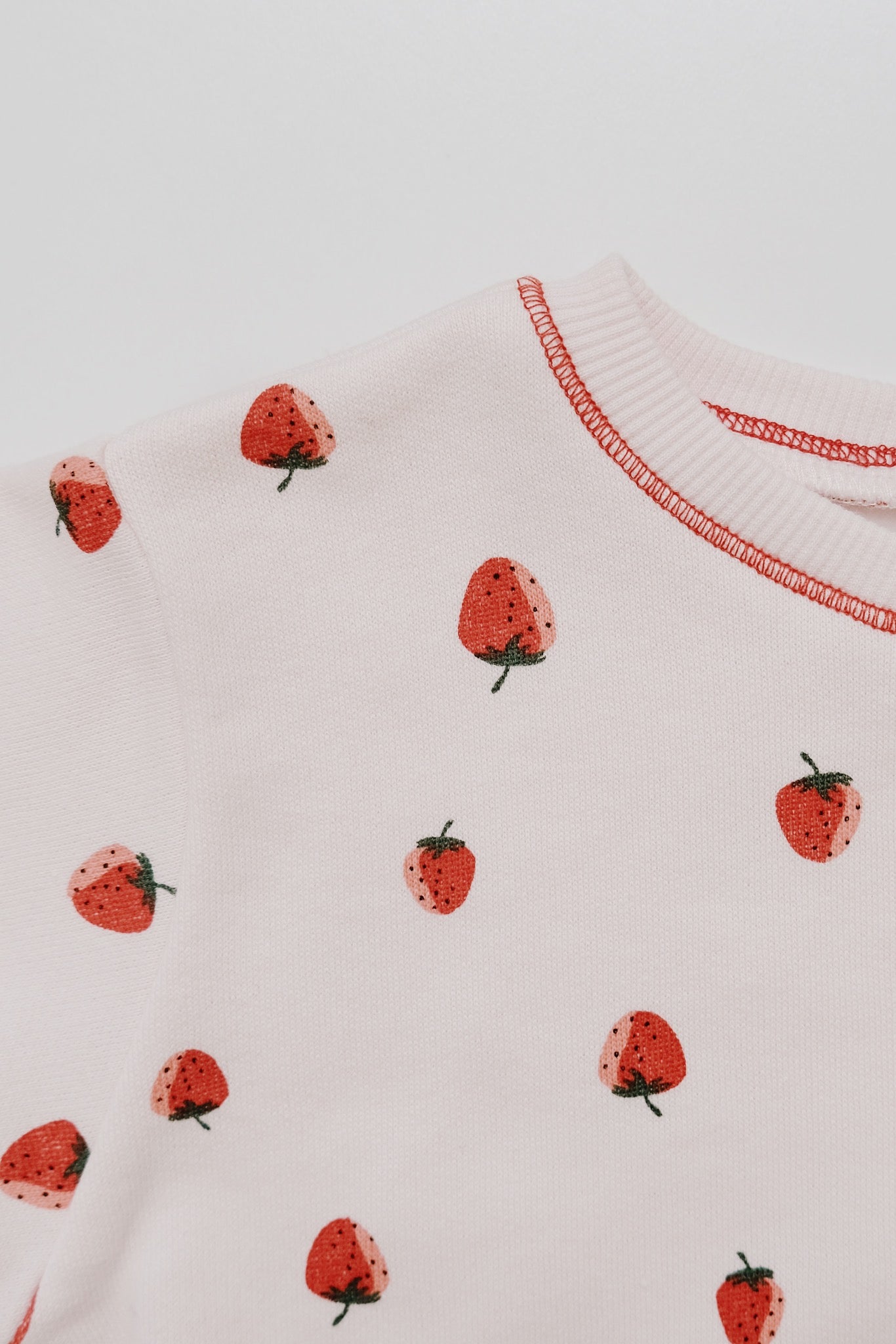 Baby Sweatshirt & Pants Set - Strawberry Fields - collab zürich