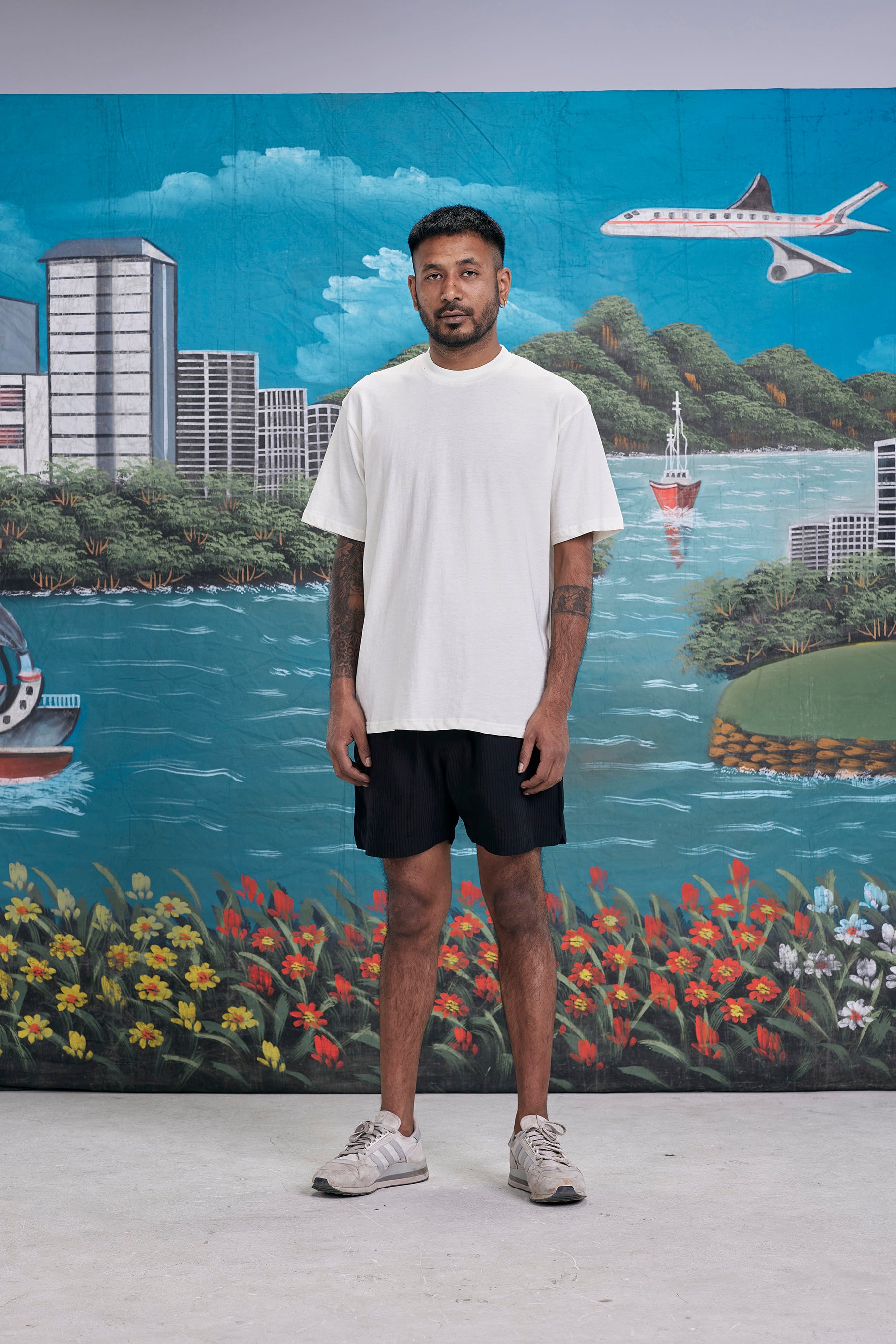 unisex shorts - rishi - banana black - collab zürich