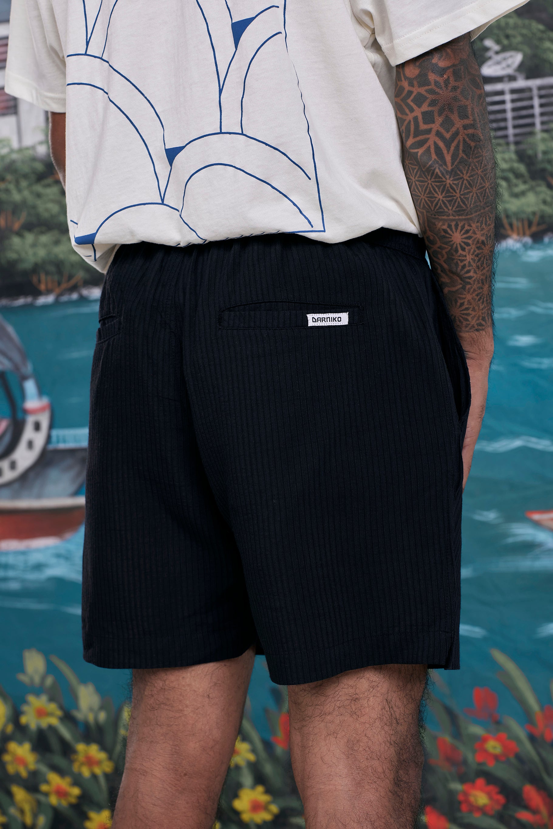 unisex shorts - rishi - banana black - collab zürich