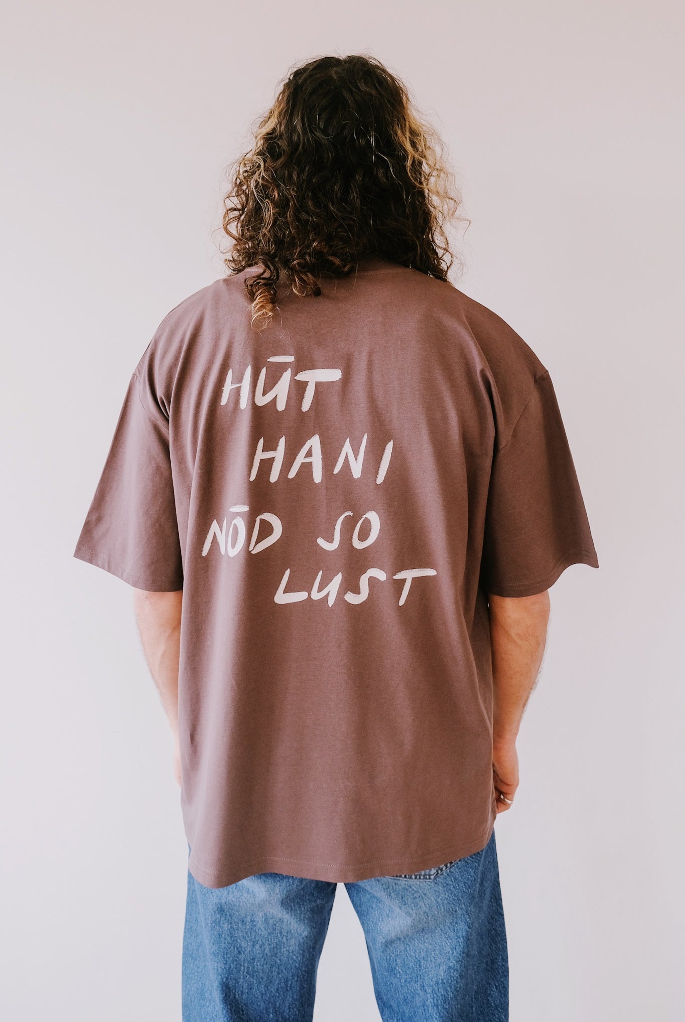 Unisex Oversized T-Shirt - HÜT HANI NÖD SO LUST - Mocha / Milkfoam - collab zürich
