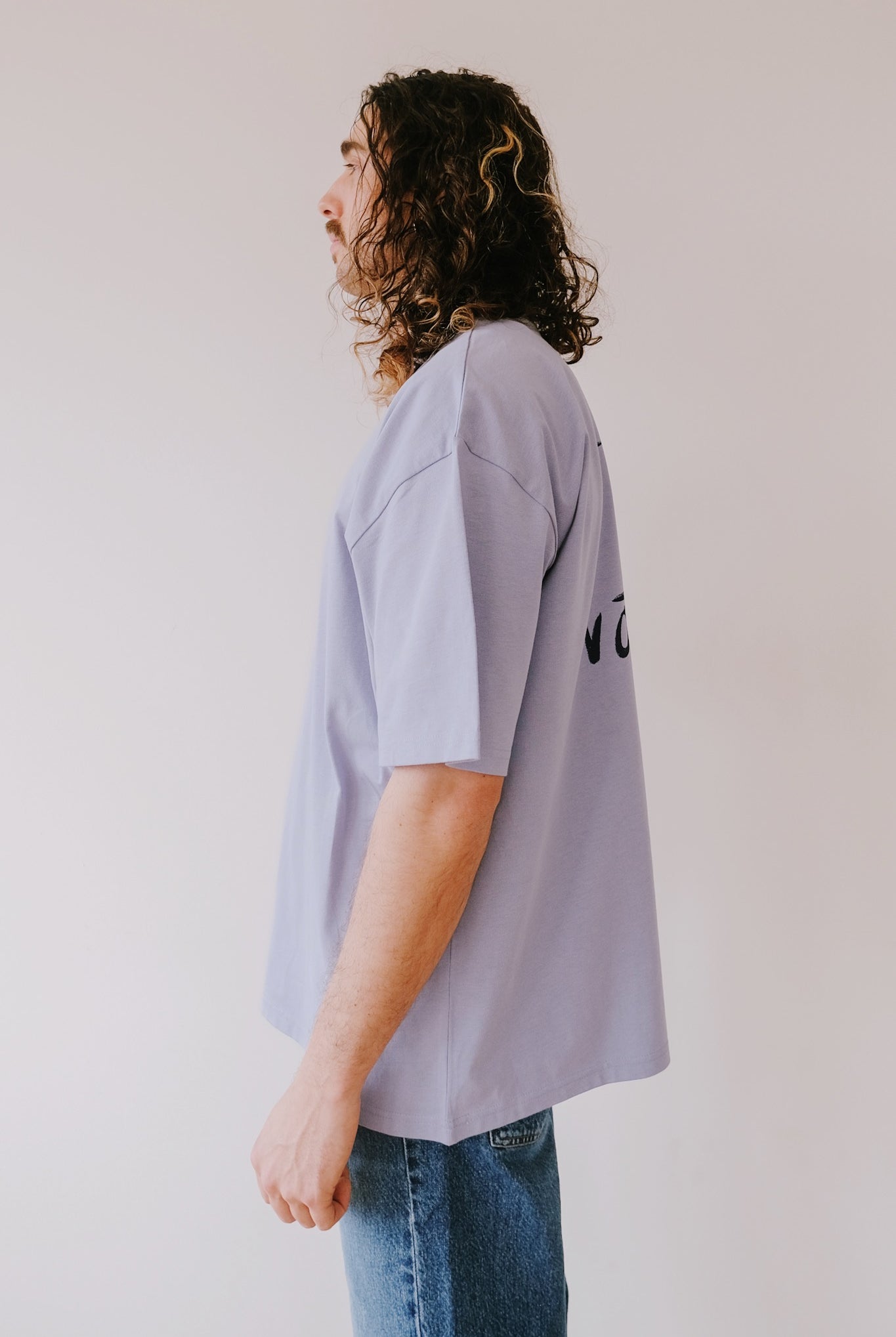 Unisex Oversized T-Shirt - HÜT HANI NÖD SO LUST - Violet / Navy - collab zürich