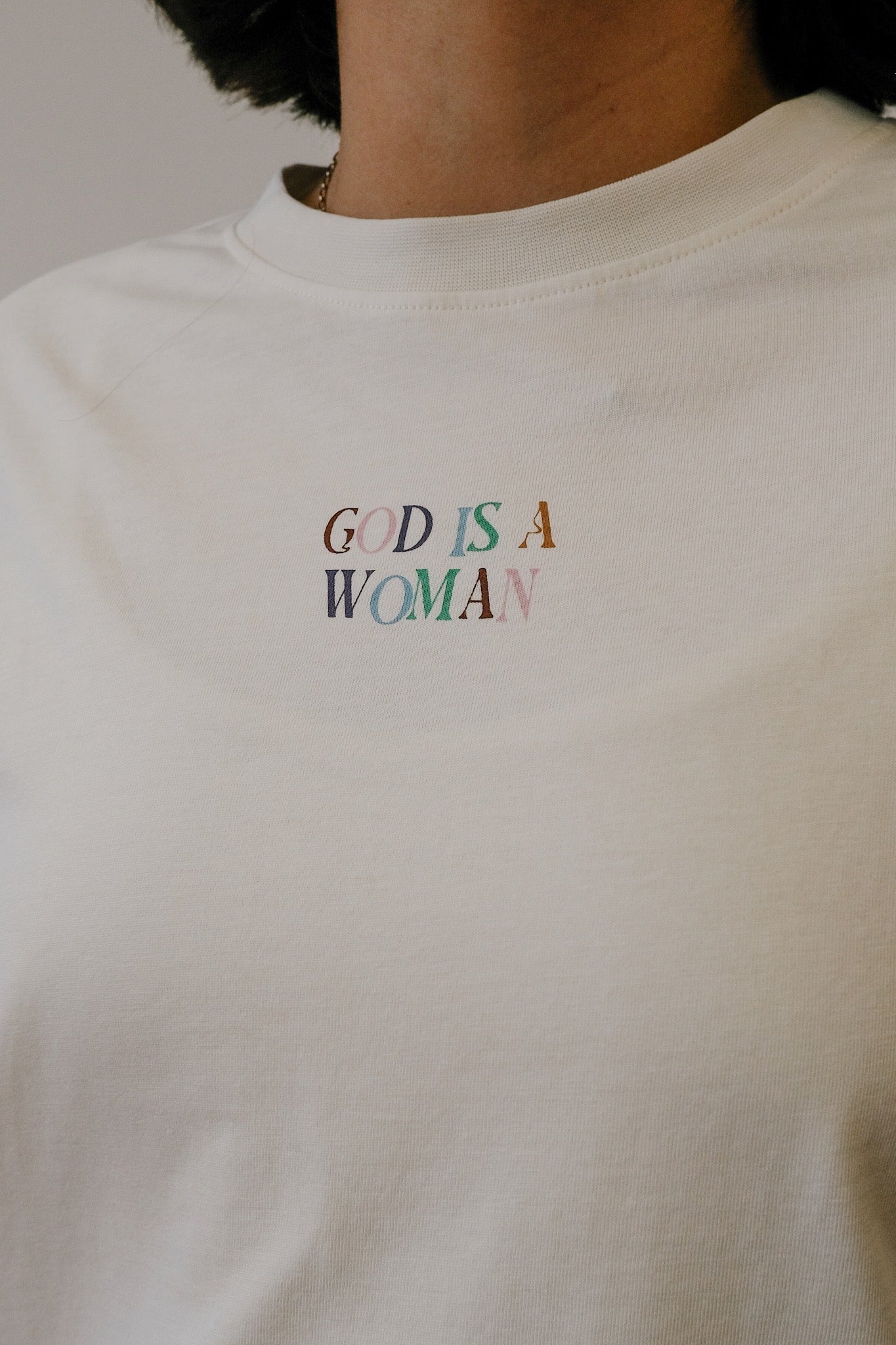T-Shirt - Vadstena - God Is A Woman Off-White - collab zürich