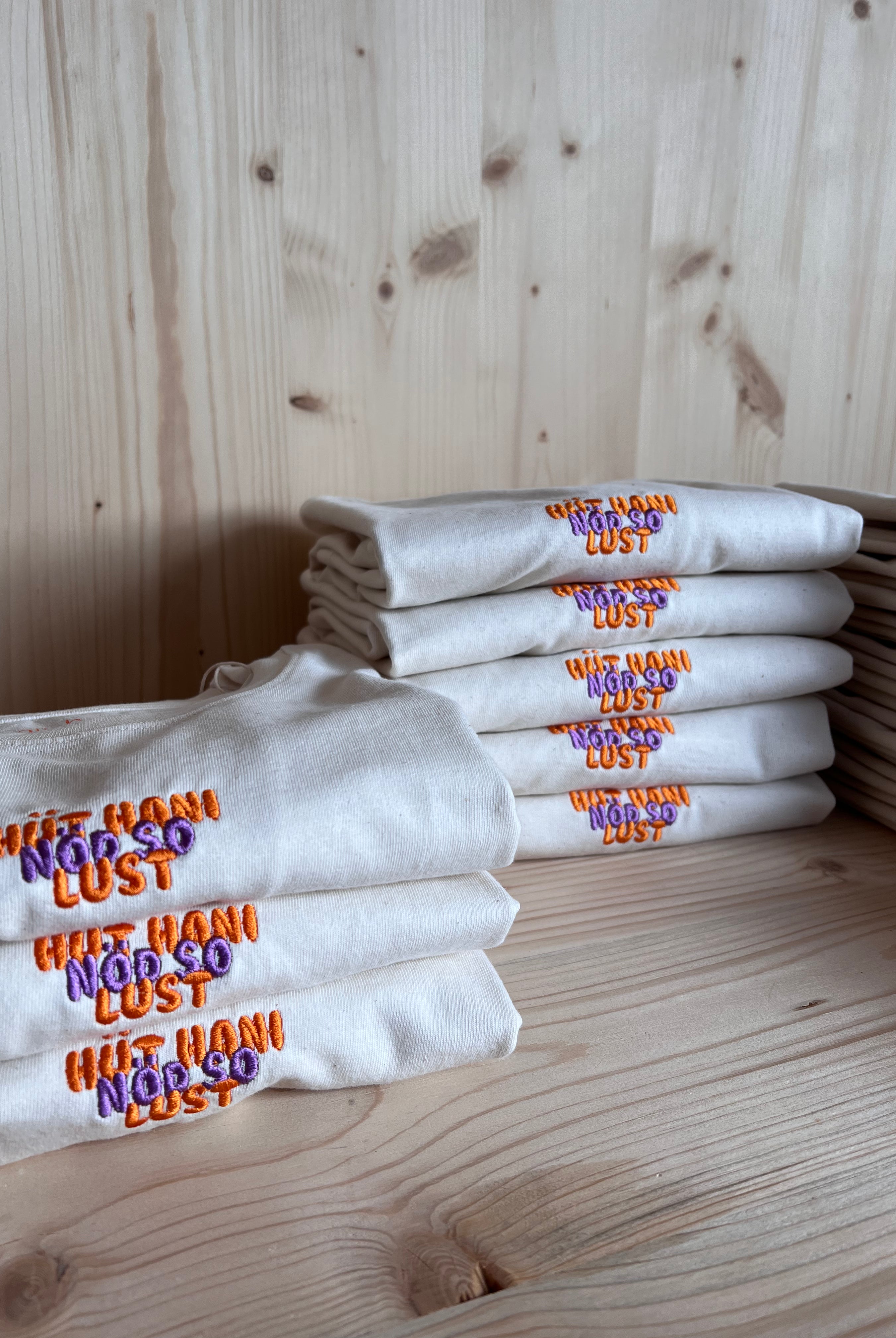 Unisex Boxy T-Shirt - hüt hani nöd so lust - Natural - collab zürich