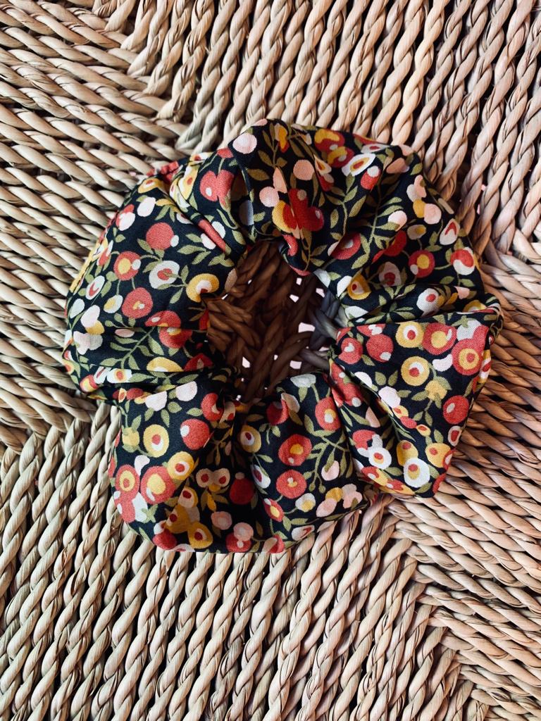 scrunchie - collab atelier edition - collab zürich