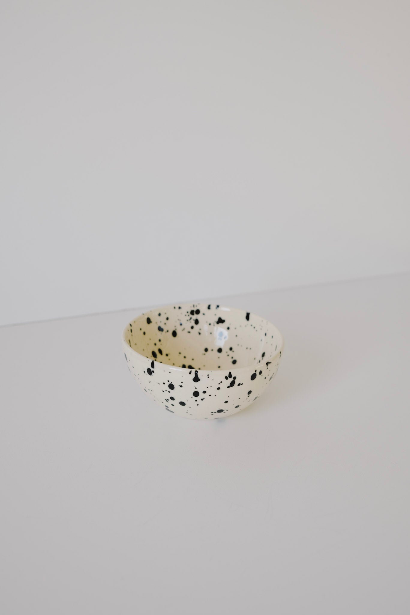 snack bowl - black dots - collab zürich