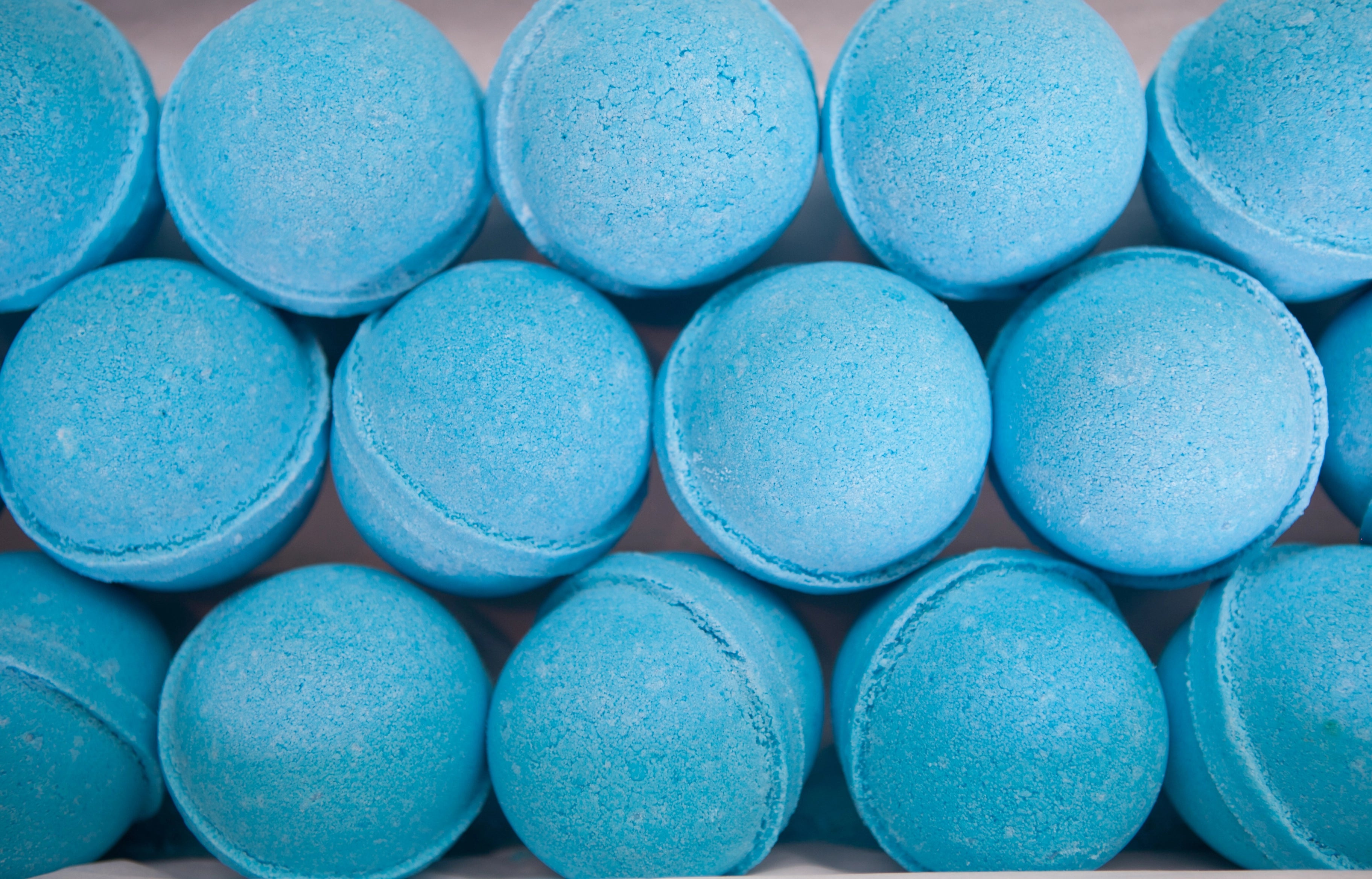 bath bomb - coastal calm - collab zürich