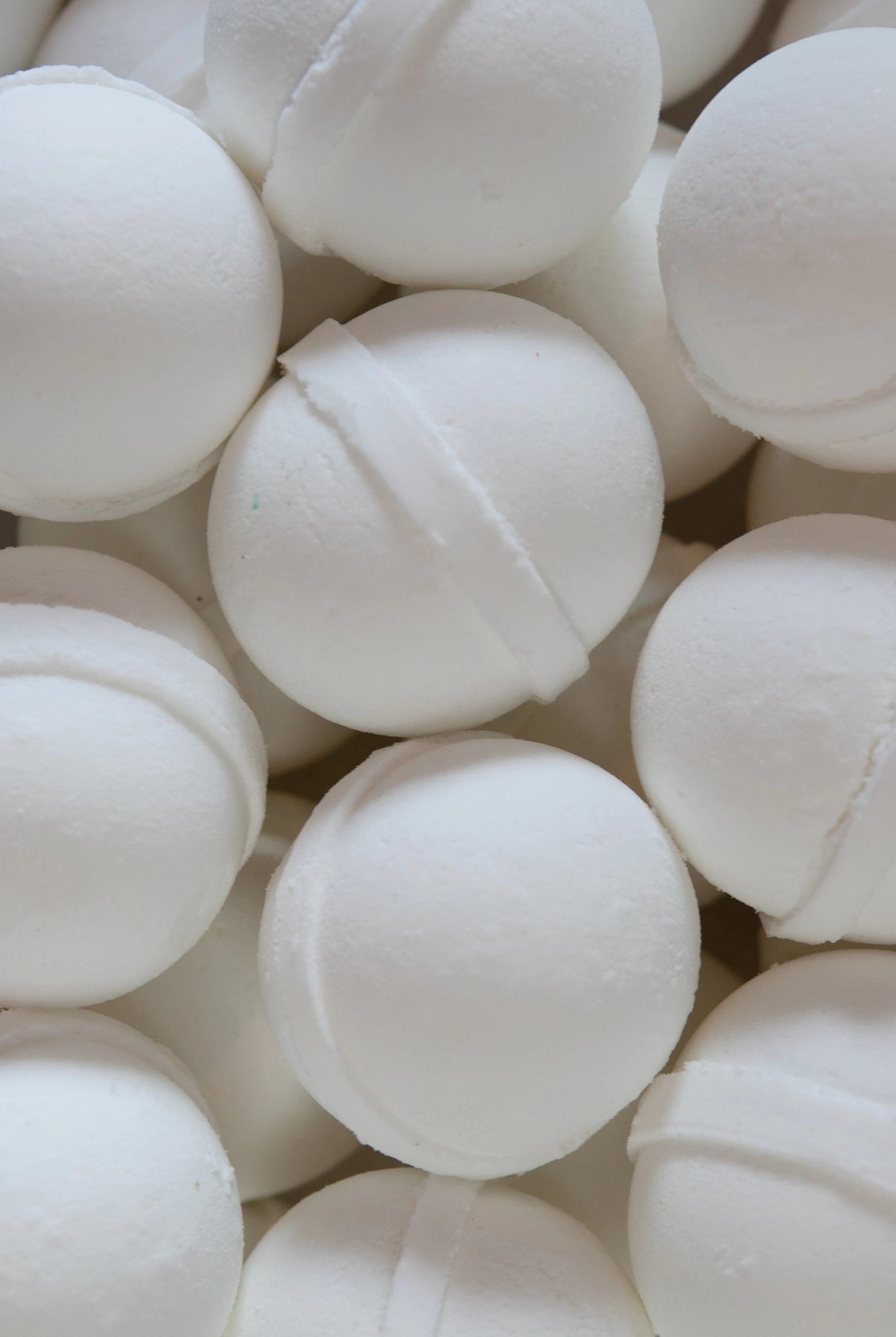 bath bomb - coconut milk bath bomb - collab zürich