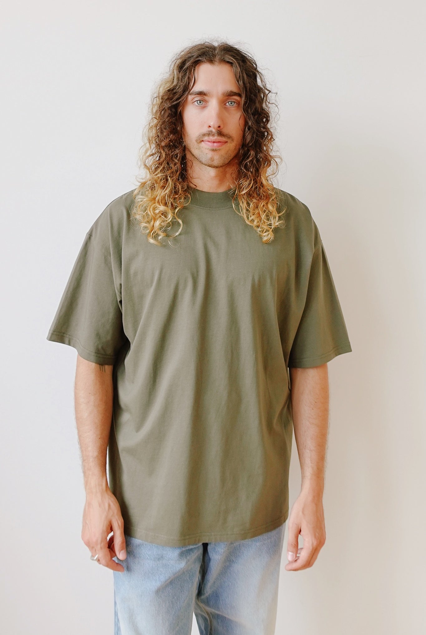 Unisex Oversized T-Shirt - HÜT HANI NÖD SO LUST - Khaki / Rose - collab zürich