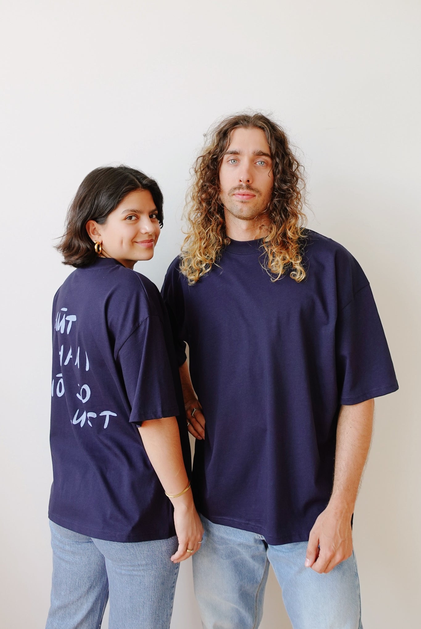 Unisex Oversized T-Shirt - HÜT HANI NÖD SO LUST - Navy / Ice - collab zürich