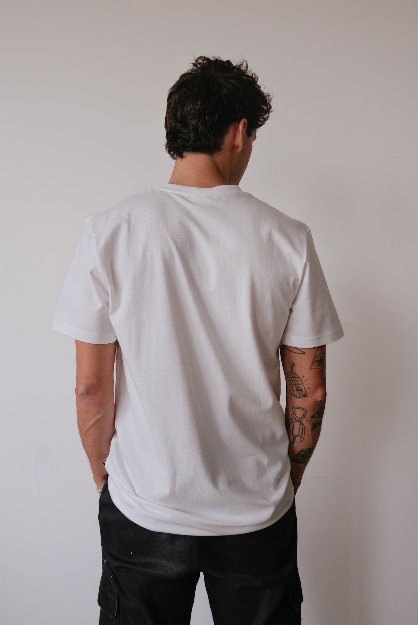 Unisex T-Shirt - Stockholm - Too Crowded - collab zürich