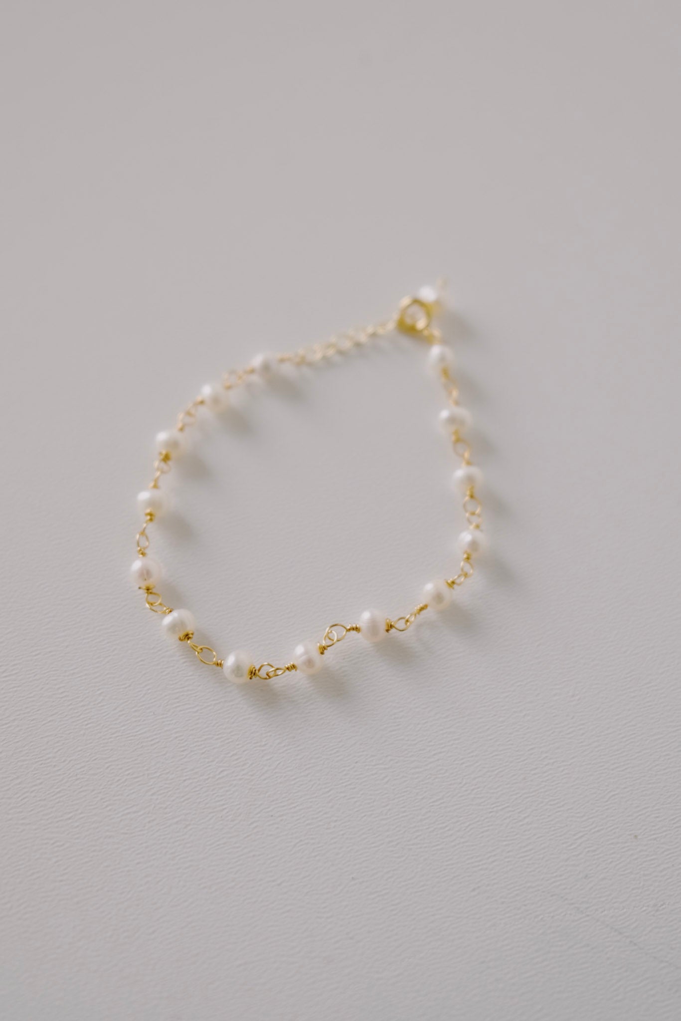 pearl bracelet - daria - collab zürich