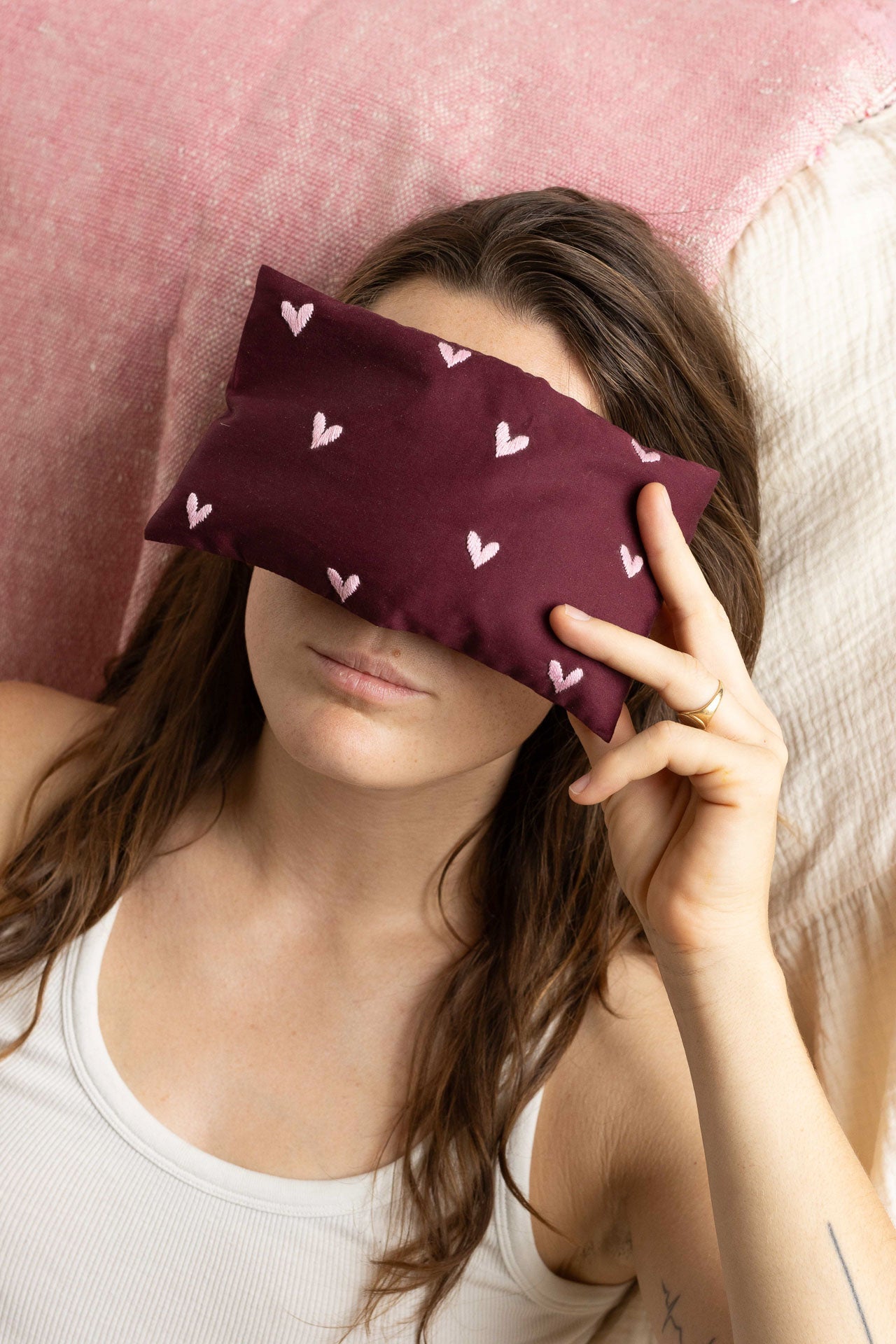 Eye Pillow - RAHA Hearts - Bordeaux - collab zürich