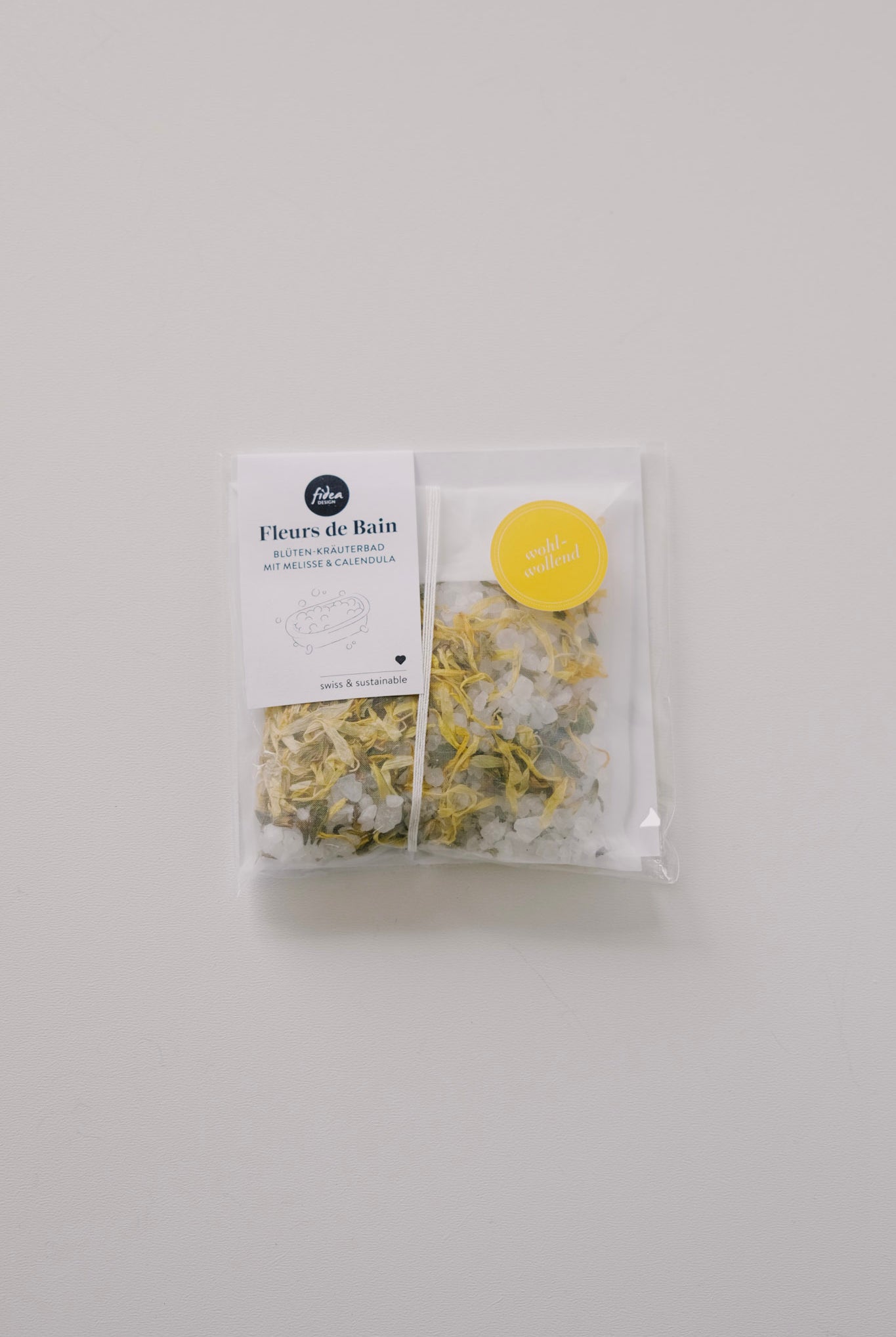 fleurs de bain - bath tea bag - flowers and herbs - collab zürich