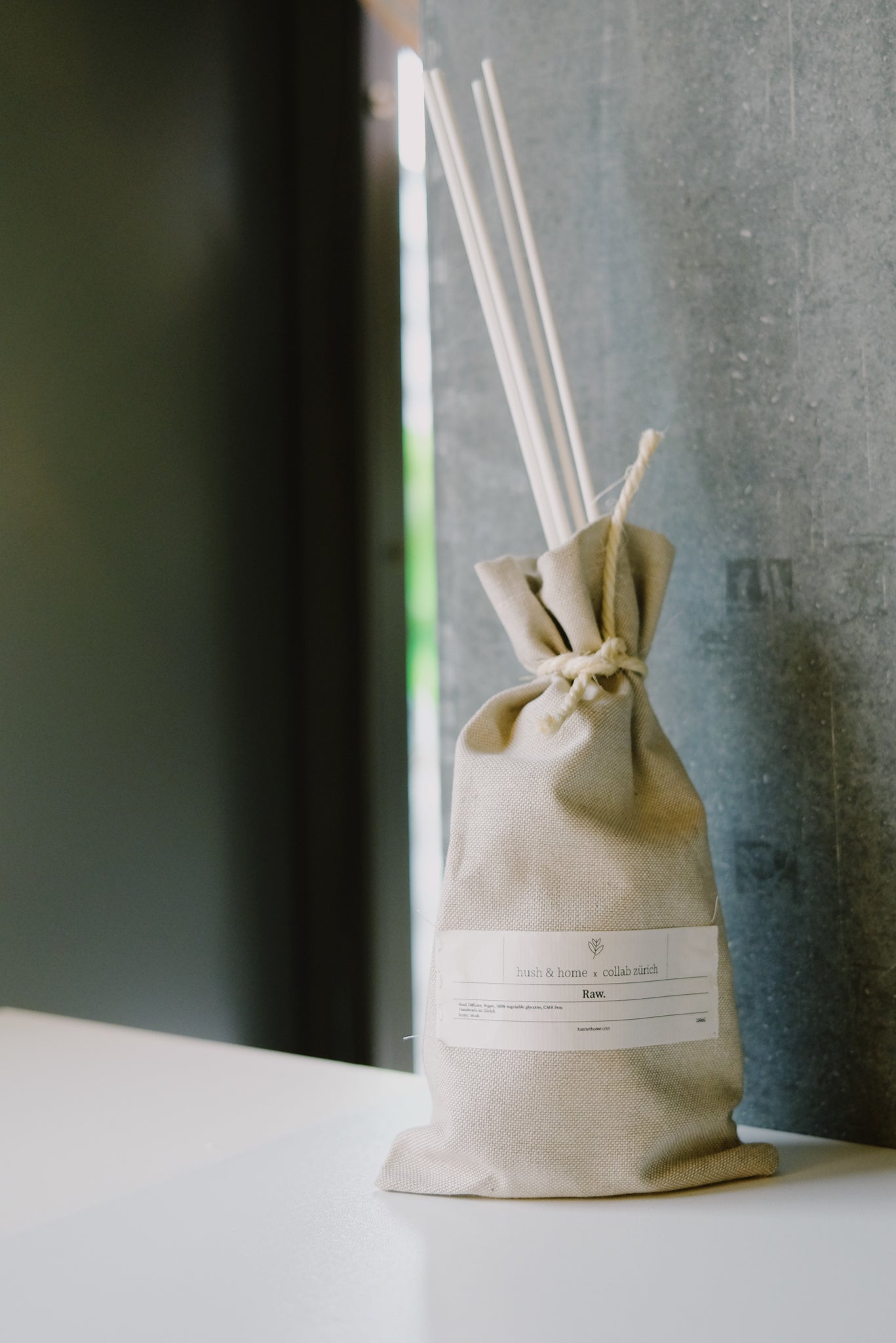 reed diffuser - raw - collab zürich