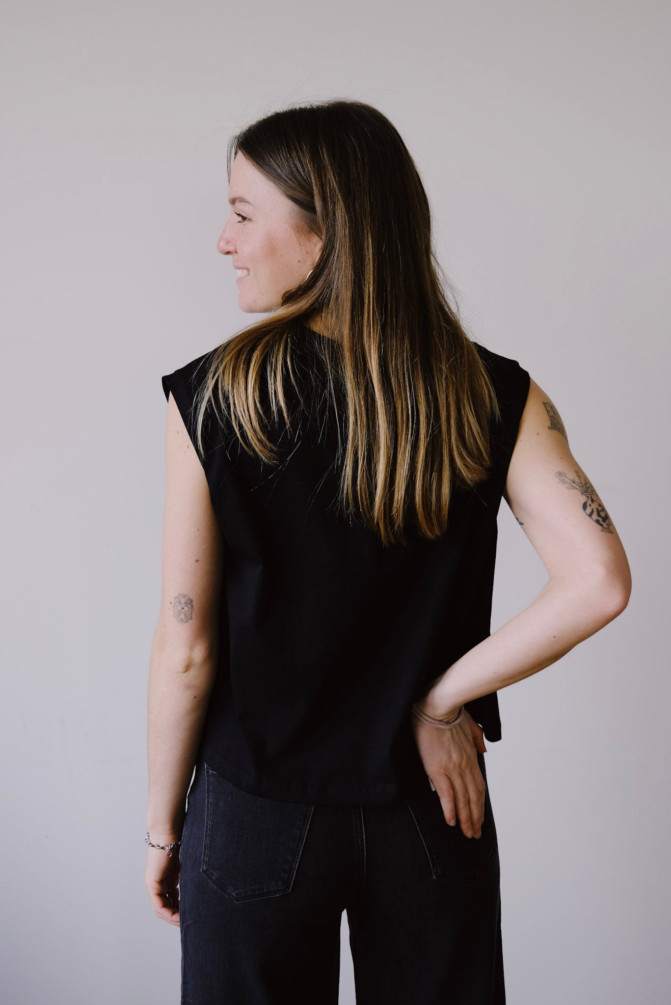cotton t-shirt - ovar - black - collab zürich