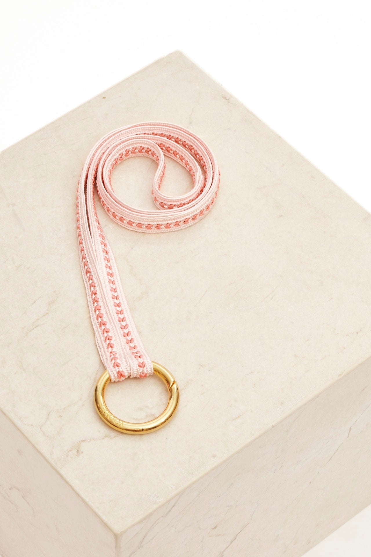 keychain band - ZAHRA - bisou - collab zürich
