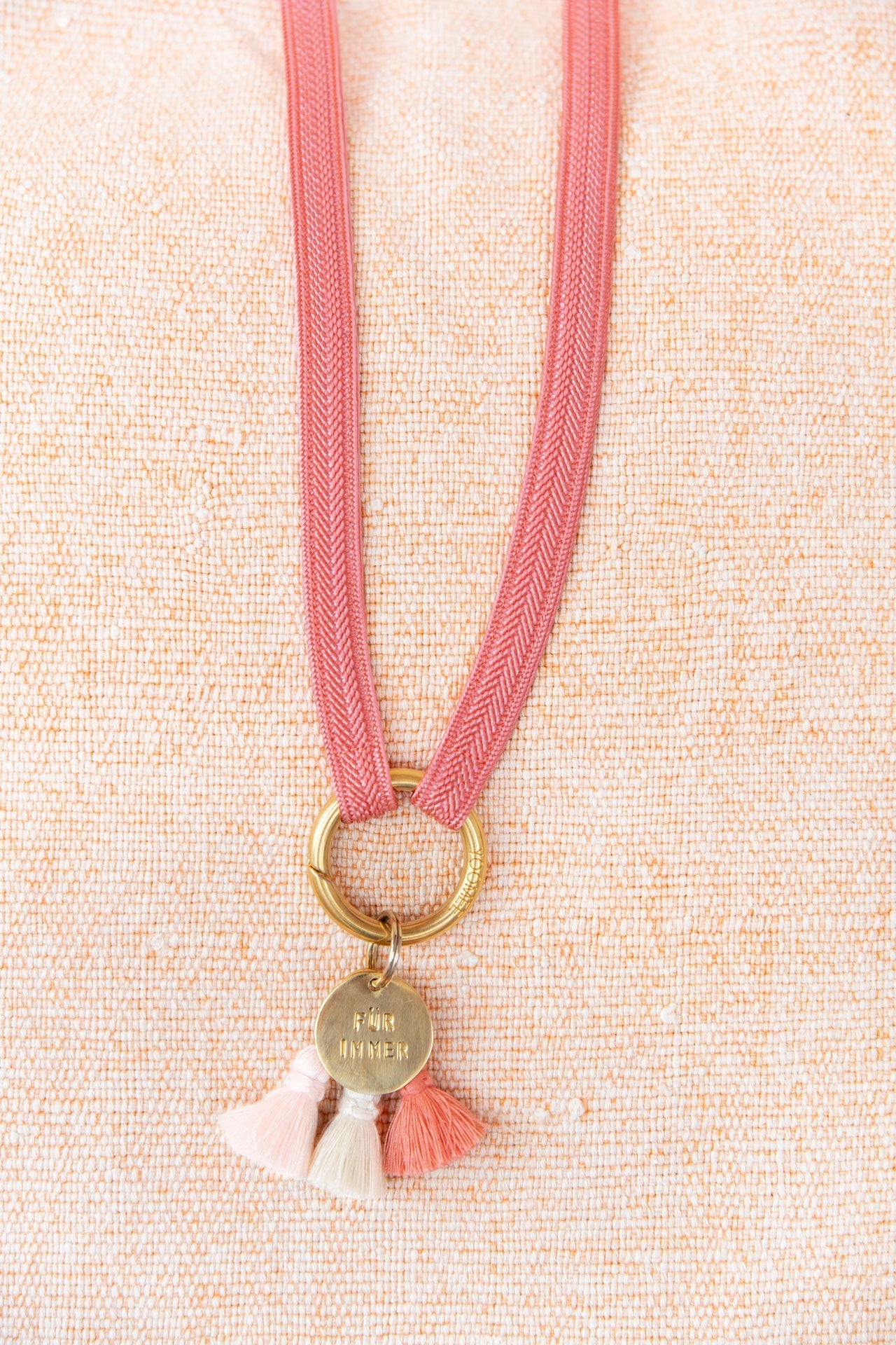 Keychain Band - ZAHRA - Flamingo - collab zürich