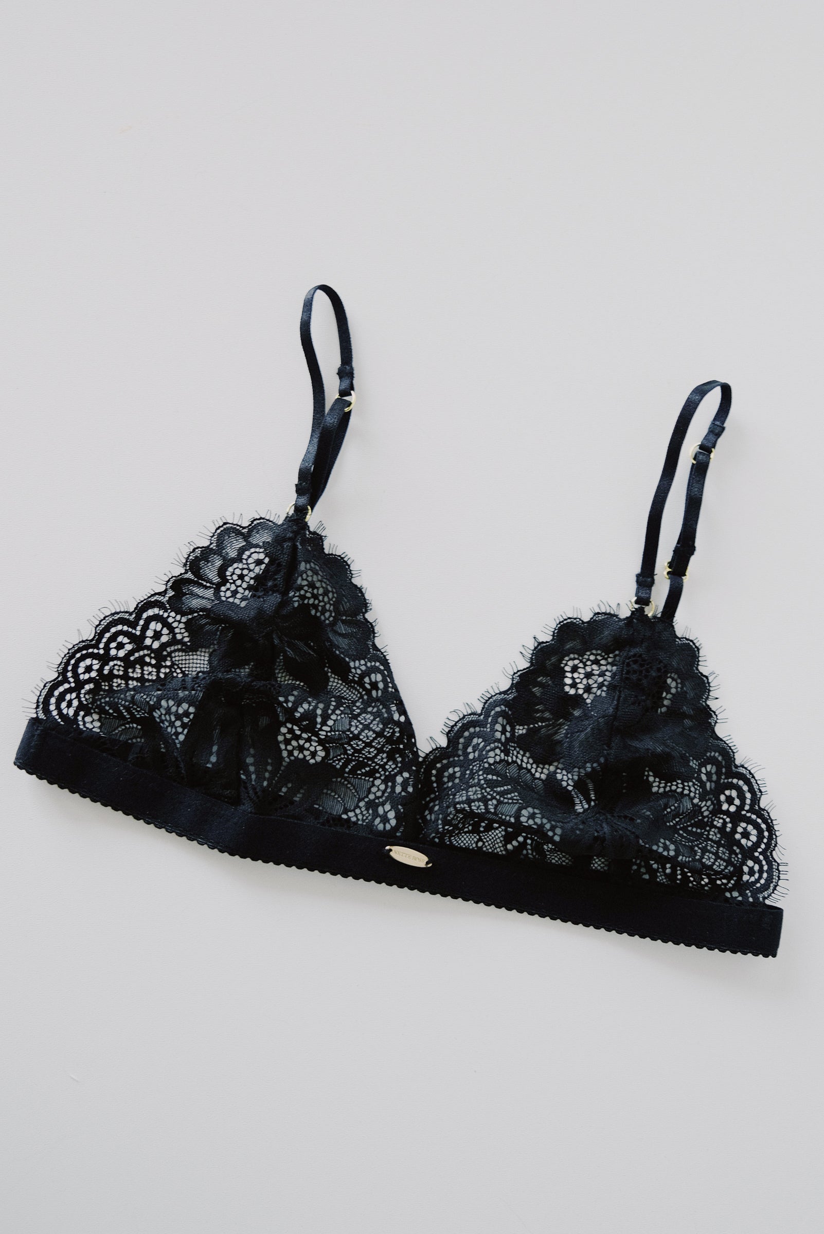 soft lace bralette - millie triangle - collab zürich