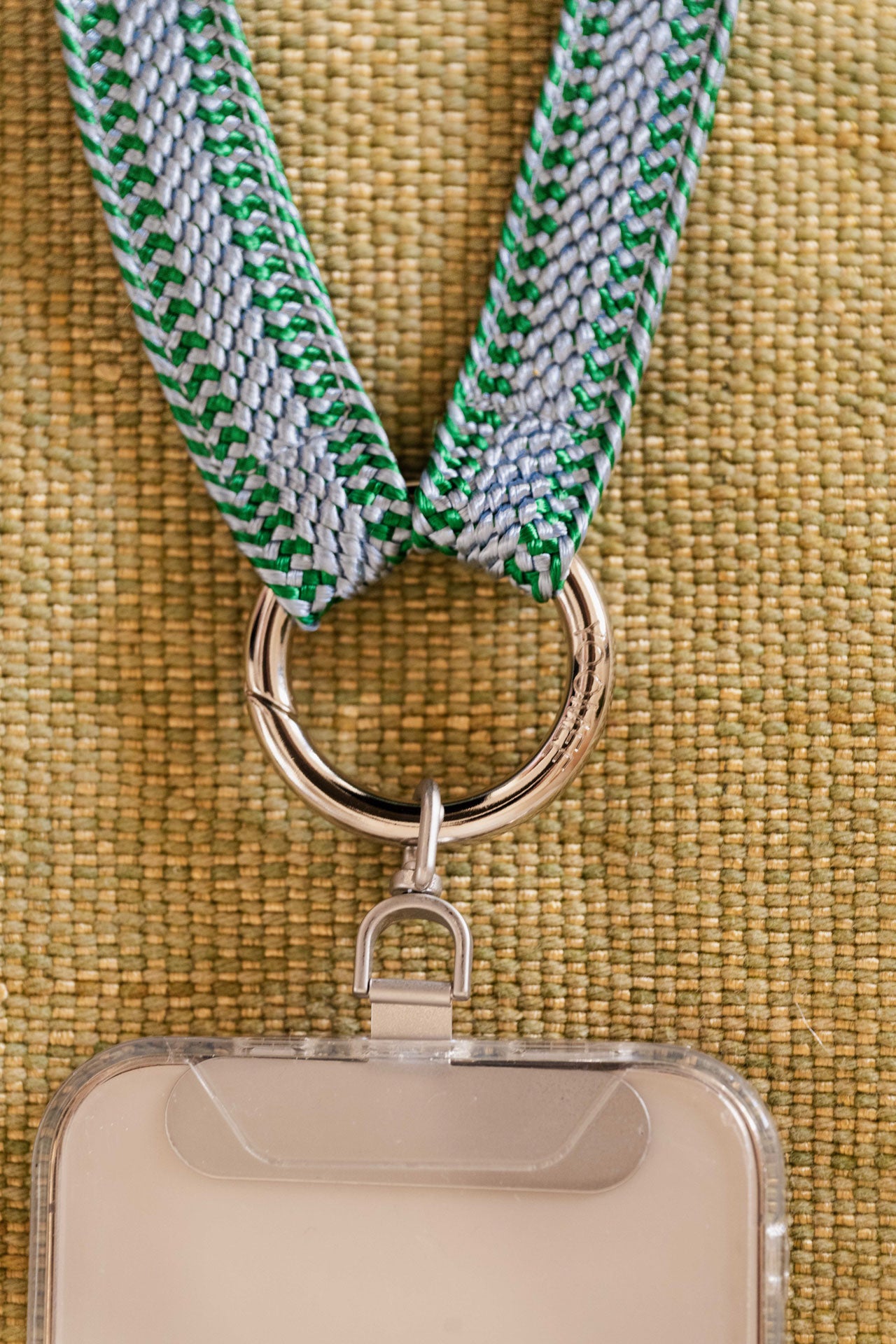 Phonechain Band - ZAHRA - Peppermint - collab zürich