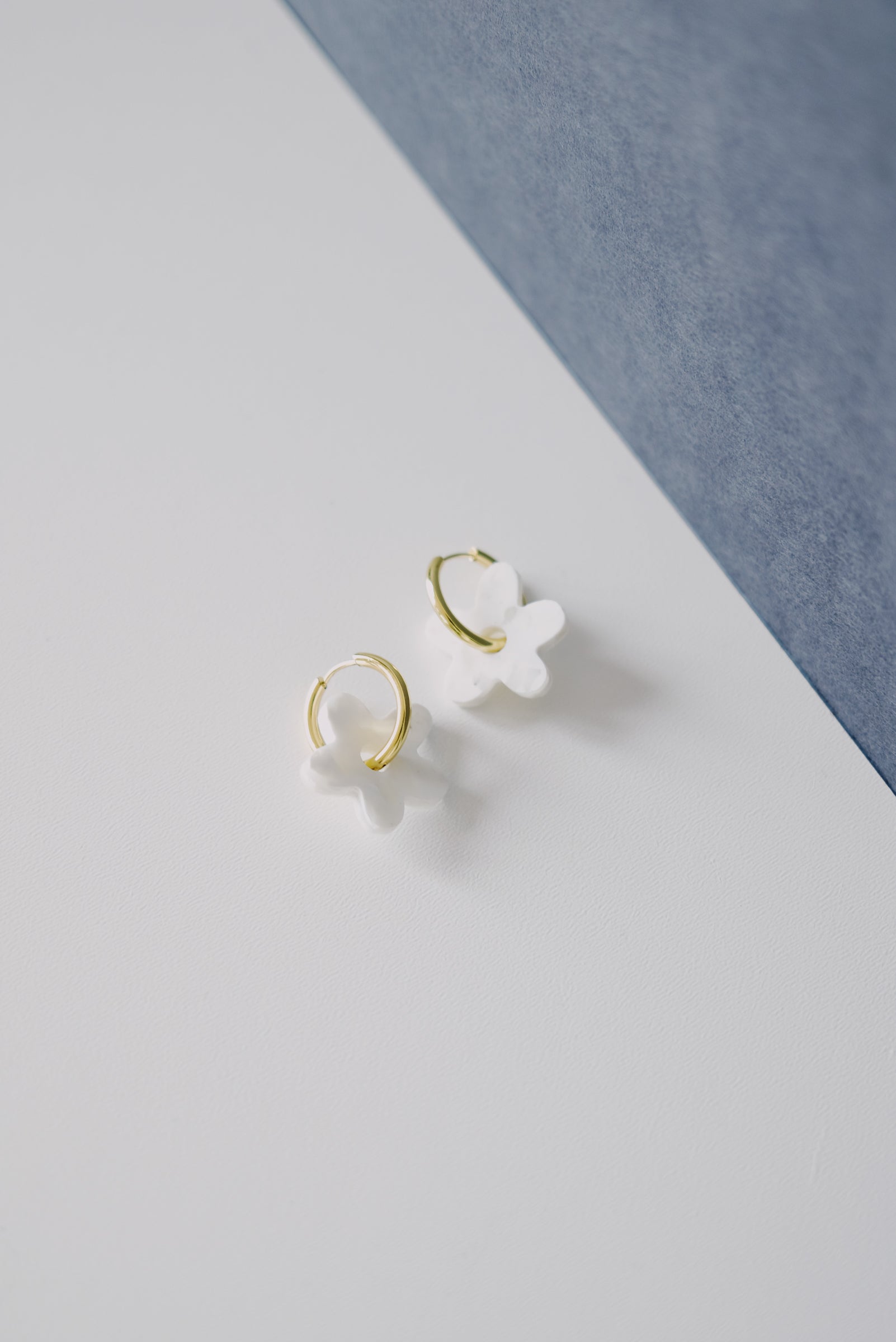 earrings - floral - white - collab zürich