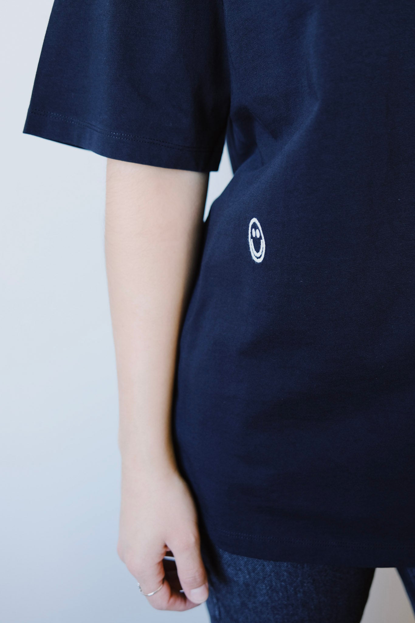 unisex t-shirt - wavy logo - black - collab zürich