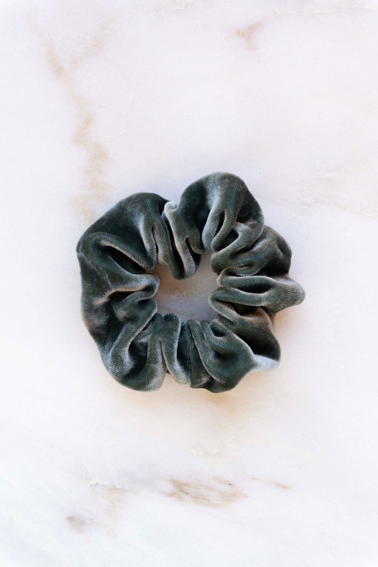 scrunchie - MEDINA velvet silk - petrol - collab zürich