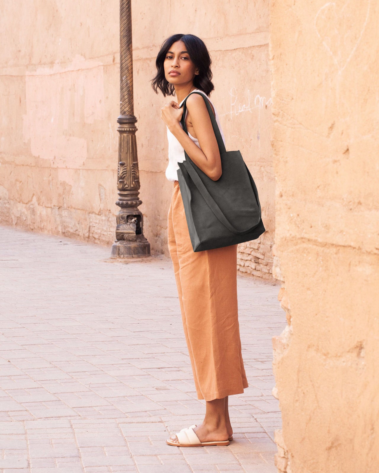 Tote - DENYA - anthracite - crossbody - collab zürich