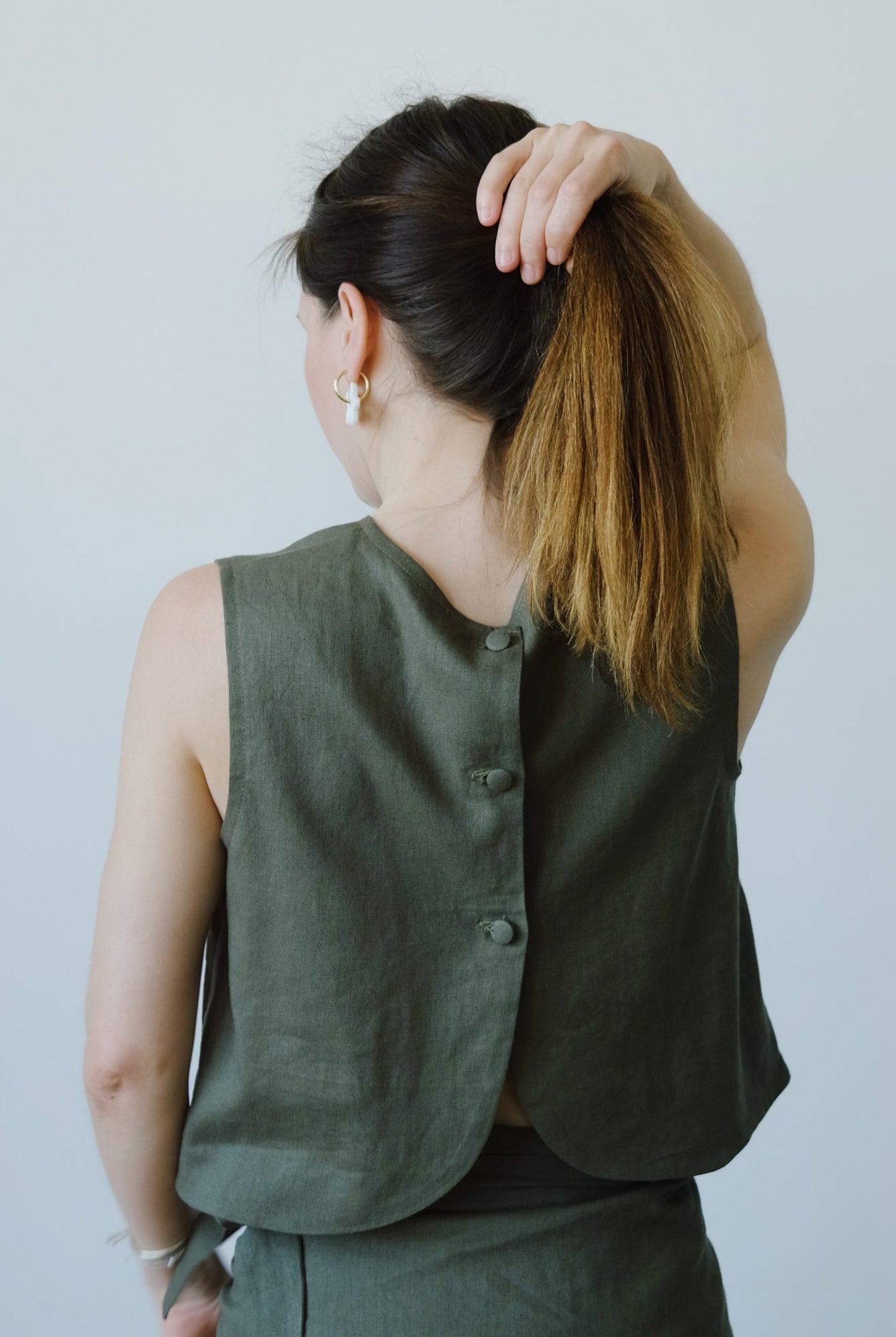 linen top - ANNA LISA - olive - collab zürich