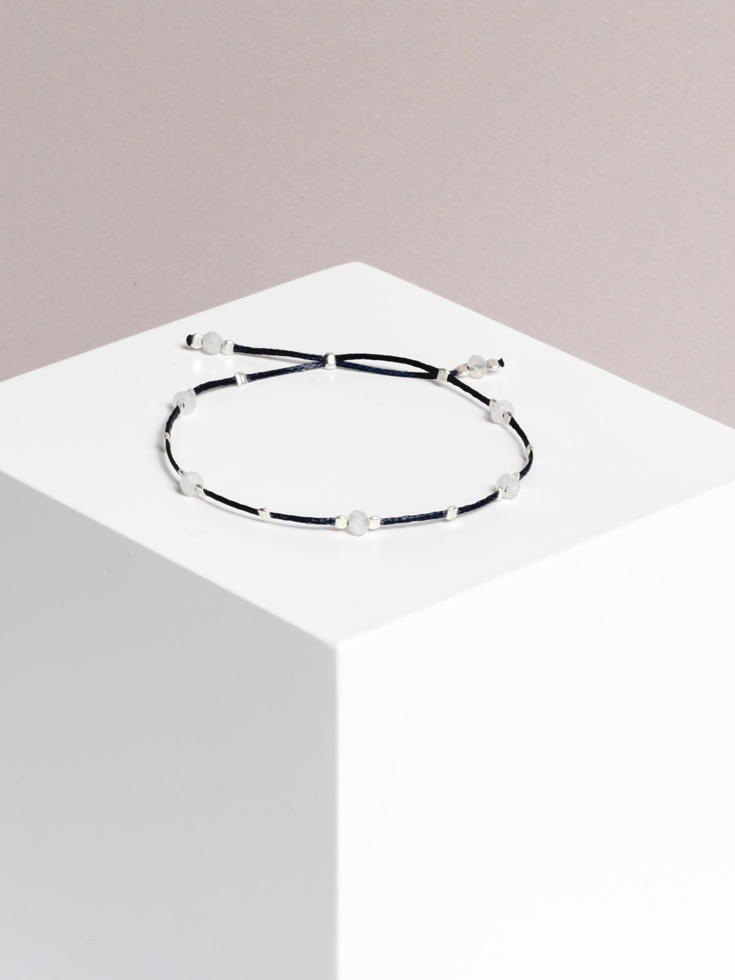 bracelet - CRYSTAL DOTS - moonstone - collab zürich