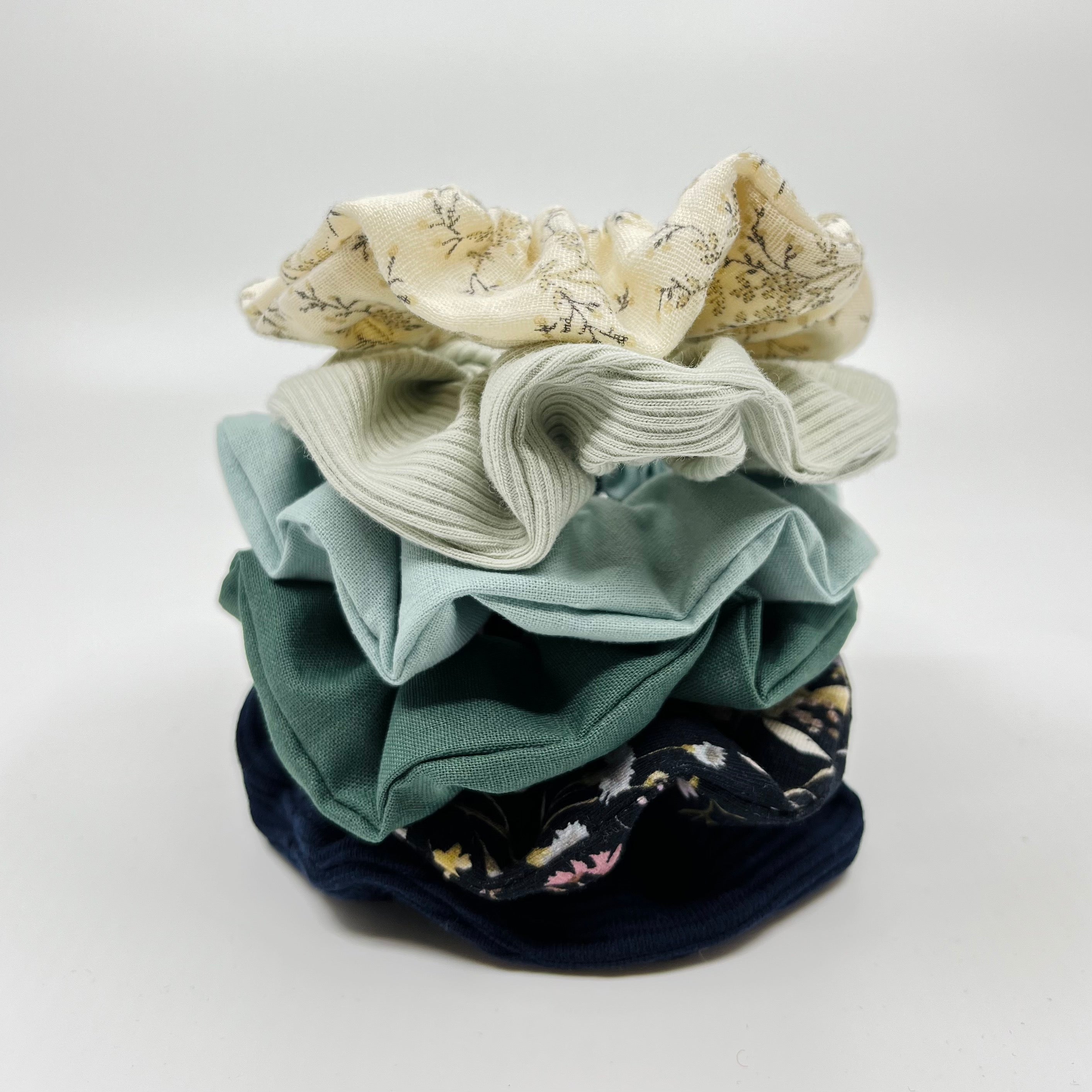 scrunchie - 10am x collab - anisha - collab zürich
