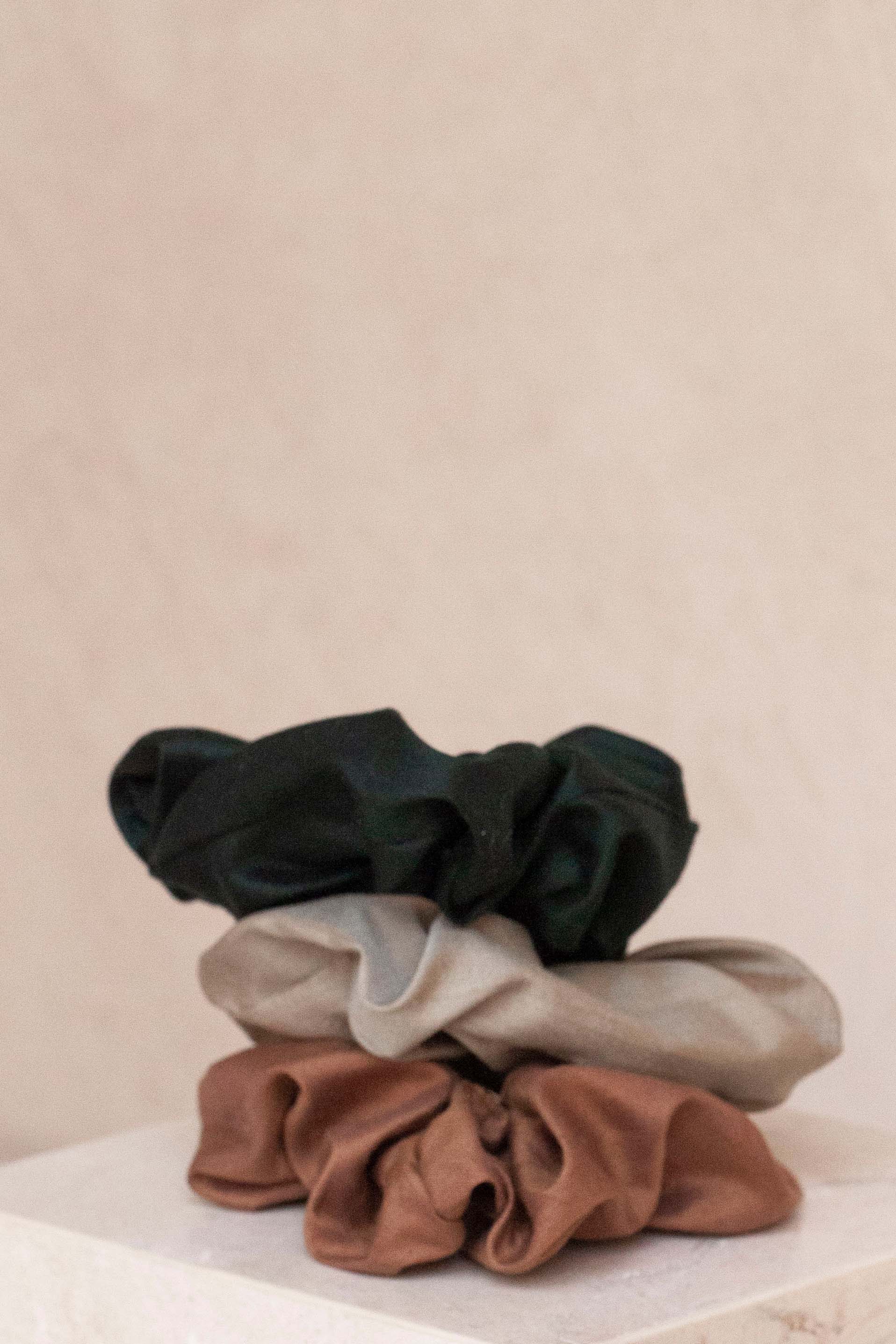 scrunchie - MEDINA - silk - pine - collab zürich