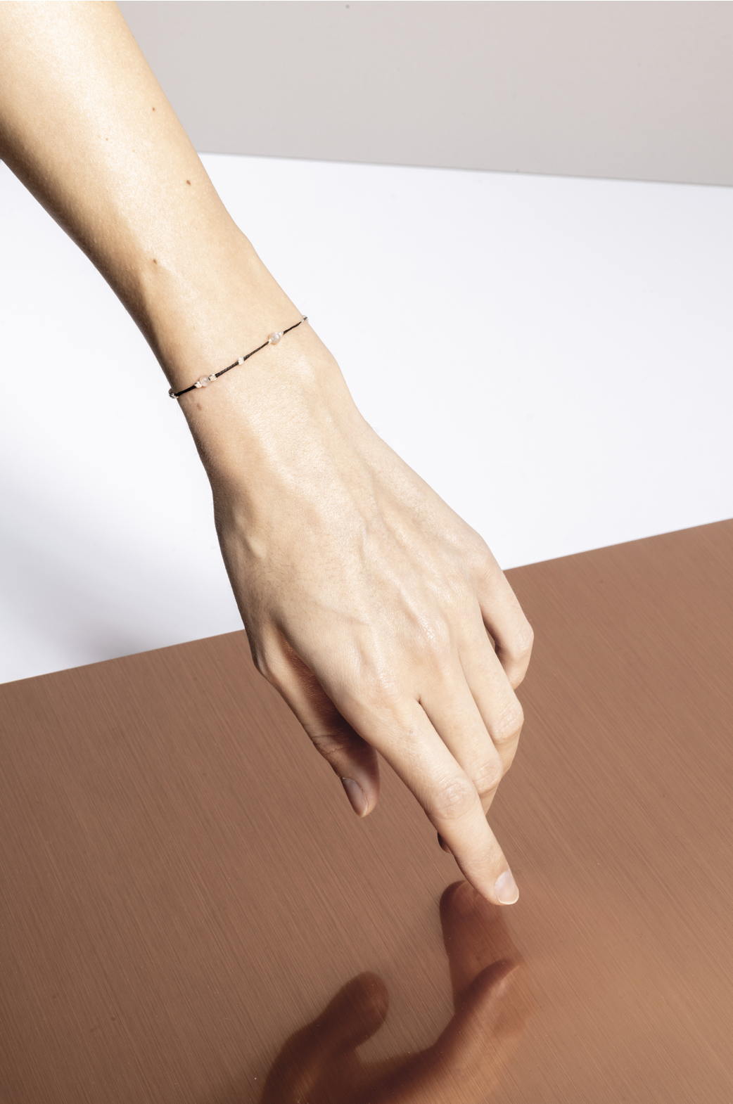 bracelet - CRYSTAL DOTS - peach moonstone - collab zürich