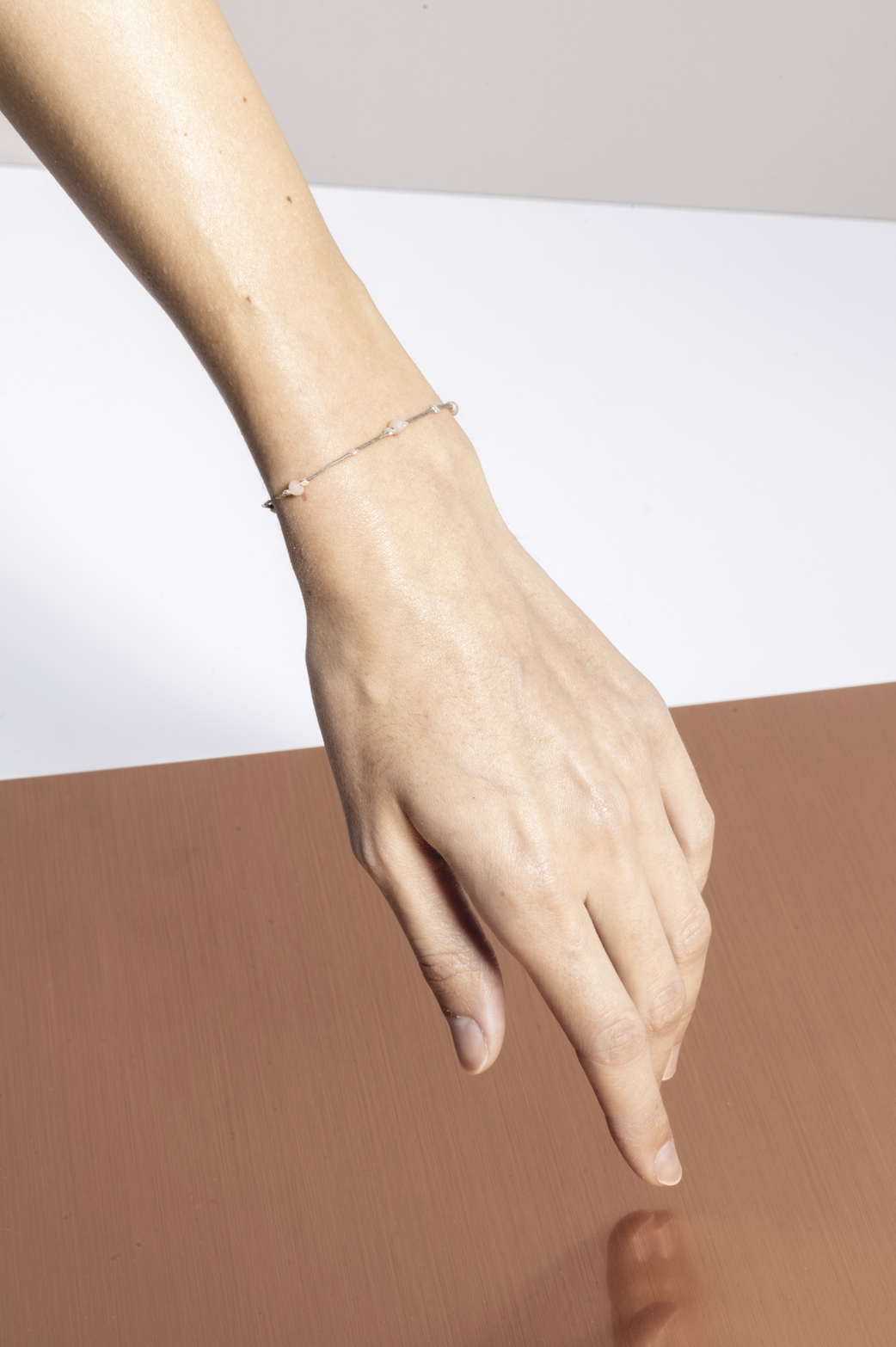 bracelet - CRYSTAL DOTS - peach moonstone - collab zürich