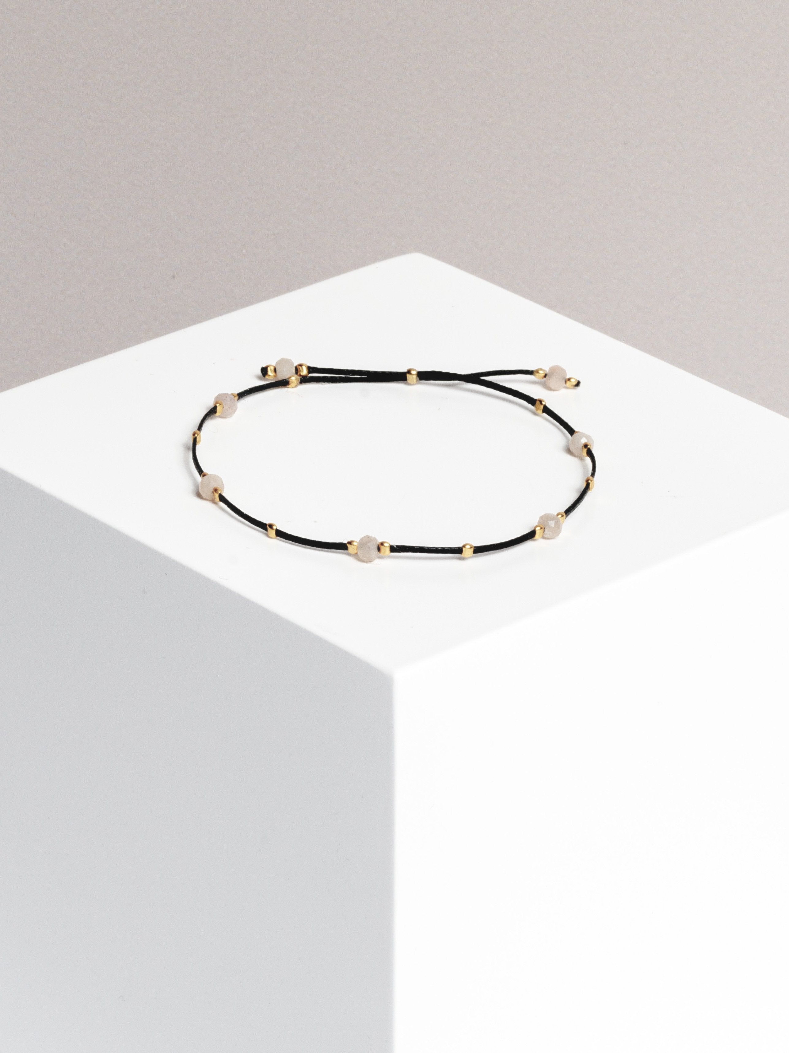bracelet - CRYSTAL DOTS - peach moonstone - collab zürich