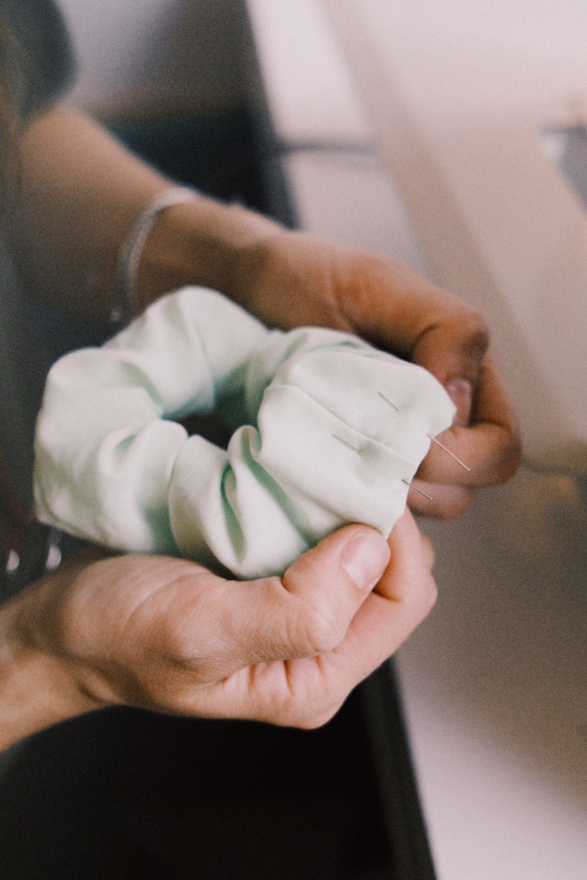 scrunchie - collab atelier edition - collab zürich