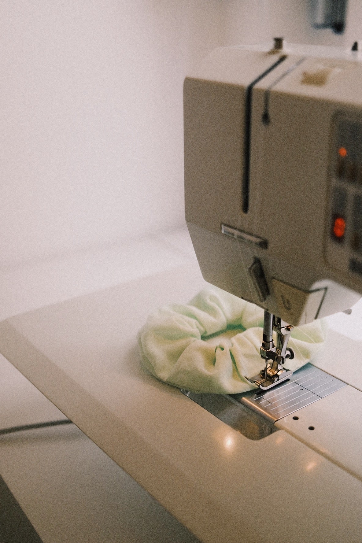 scrunchie - collab atelier edition - collab zürich