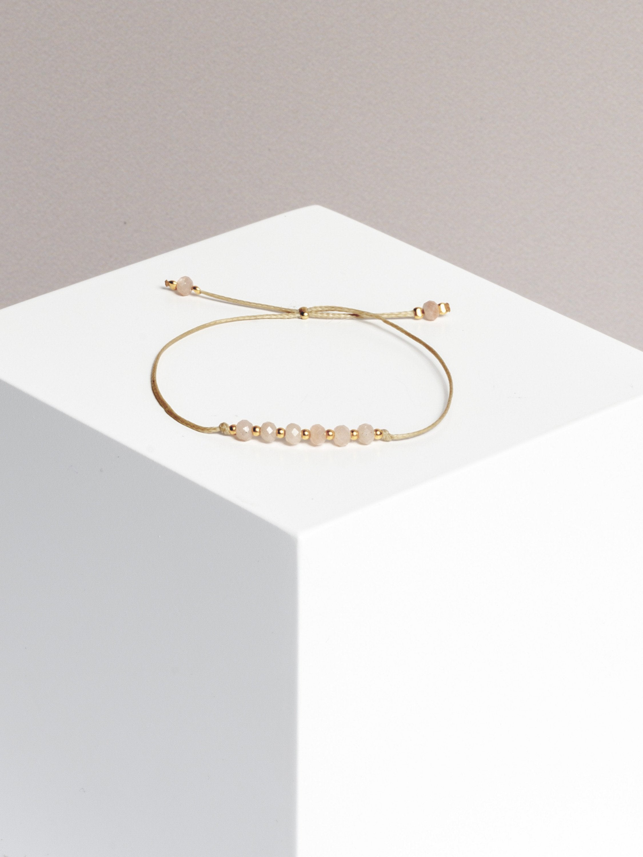 bracelet - SMALL BUT MIGHTY - peach moonstone - collab zürich