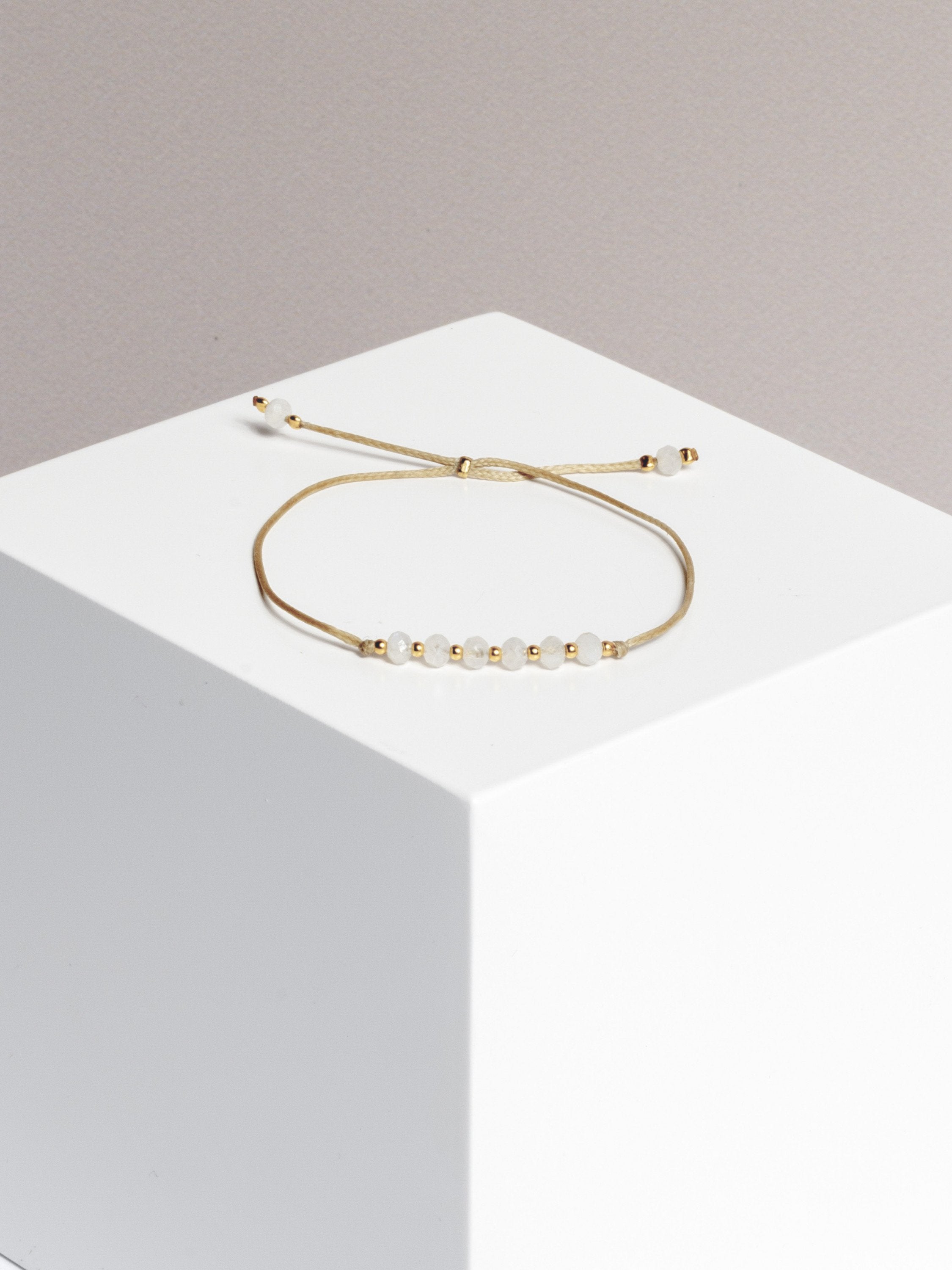 bracelet - SMALL BUT MIGHTY - moonstone - collab zürich