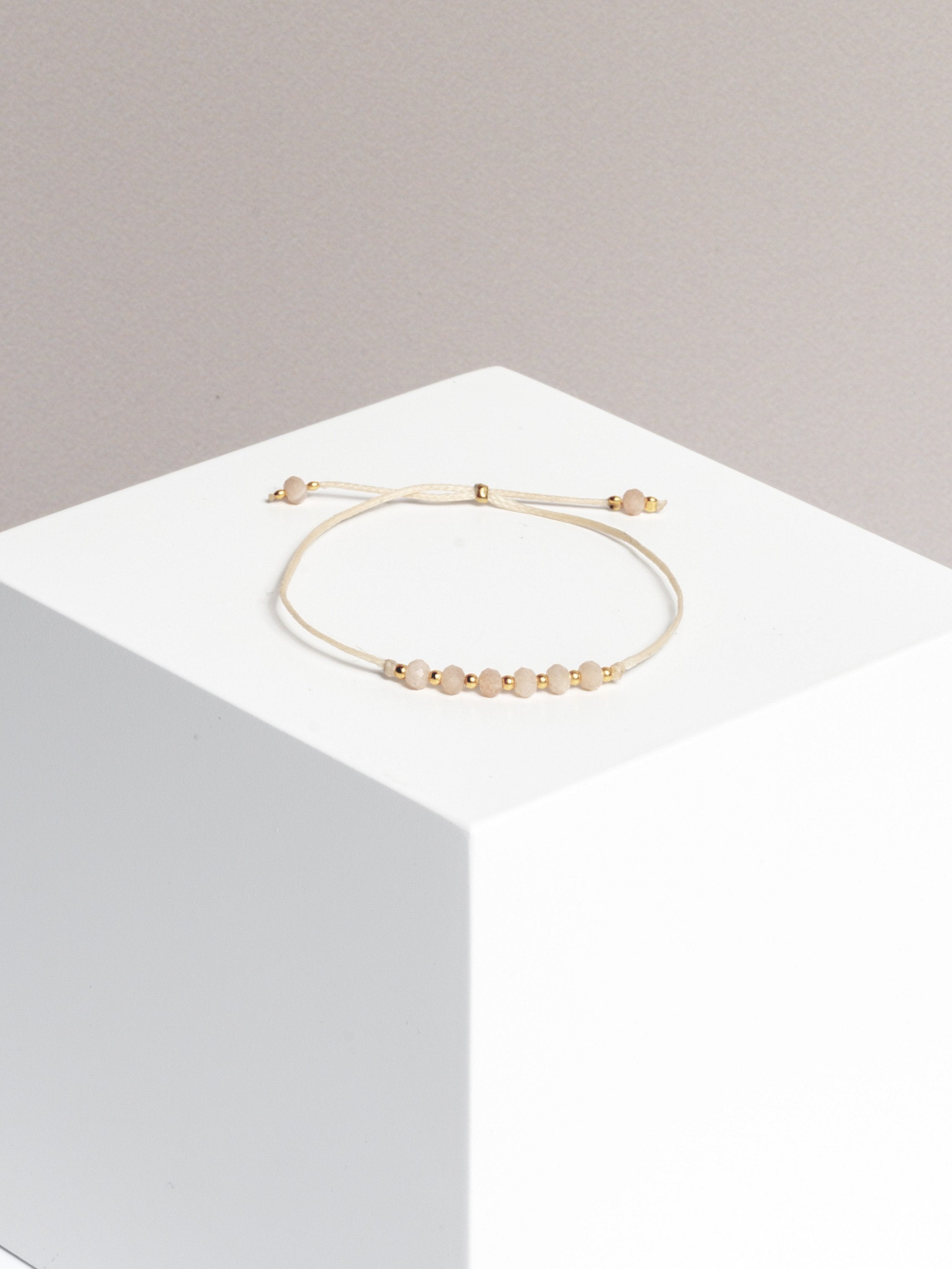bracelet - SMALL BUT MIGHTY - peach moonstone - collab zürich