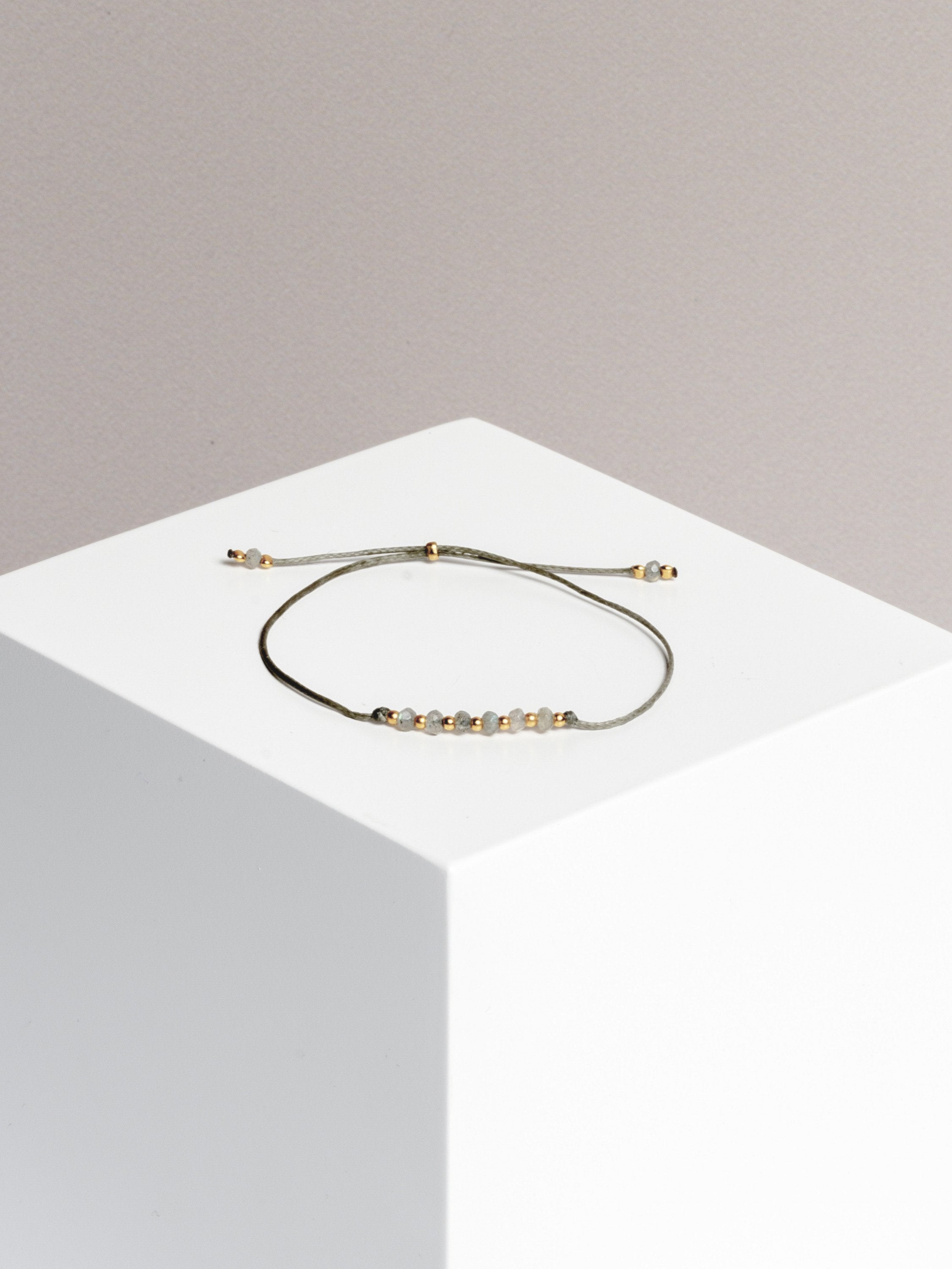 bracelet - SMALL BUT MIGHTY - labradorite - collab zürich