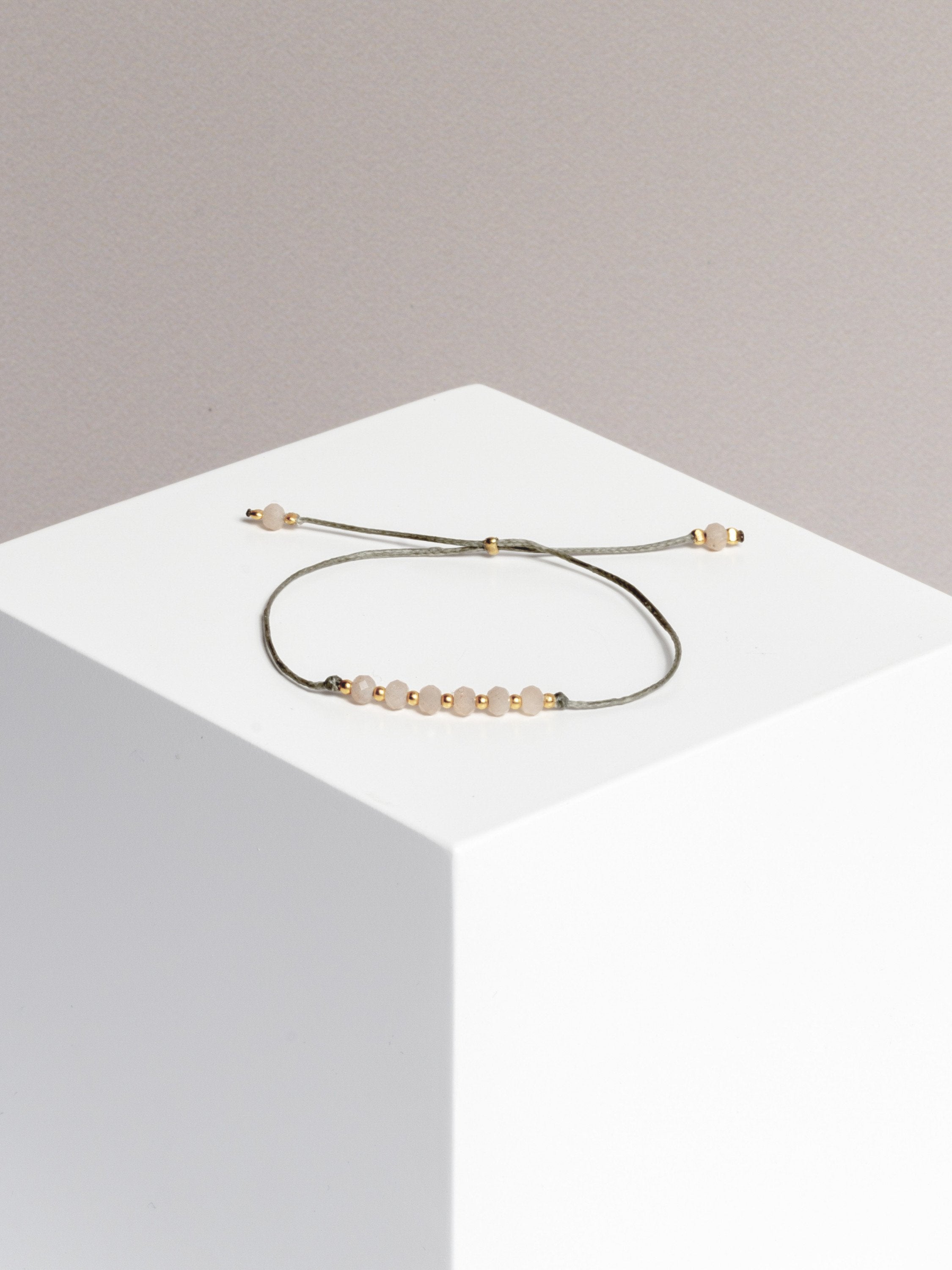 bracelet - SMALL BUT MIGHTY - peach moonstone - collab zürich