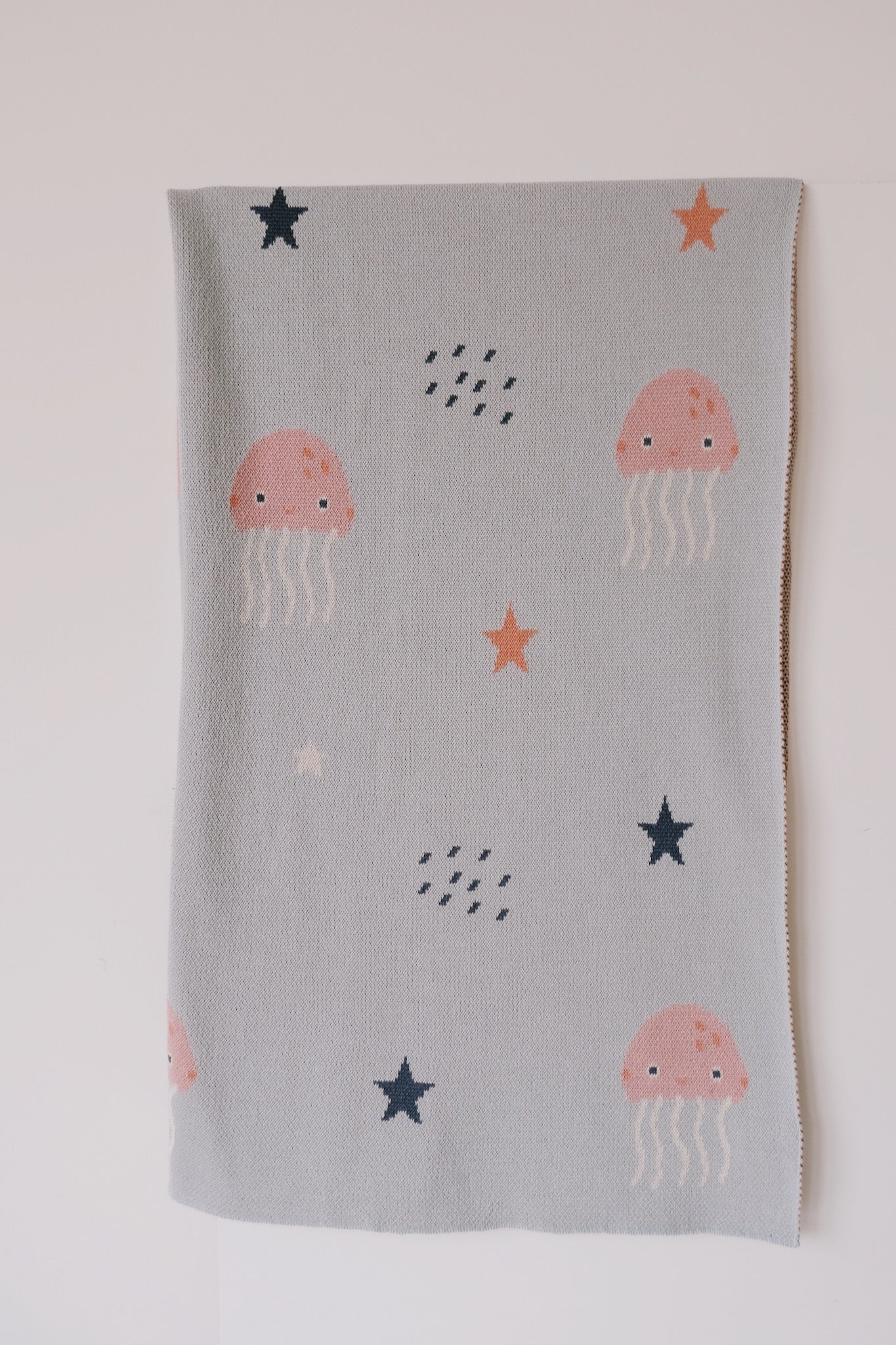 blanket - smiling jellyfish - collab zürich