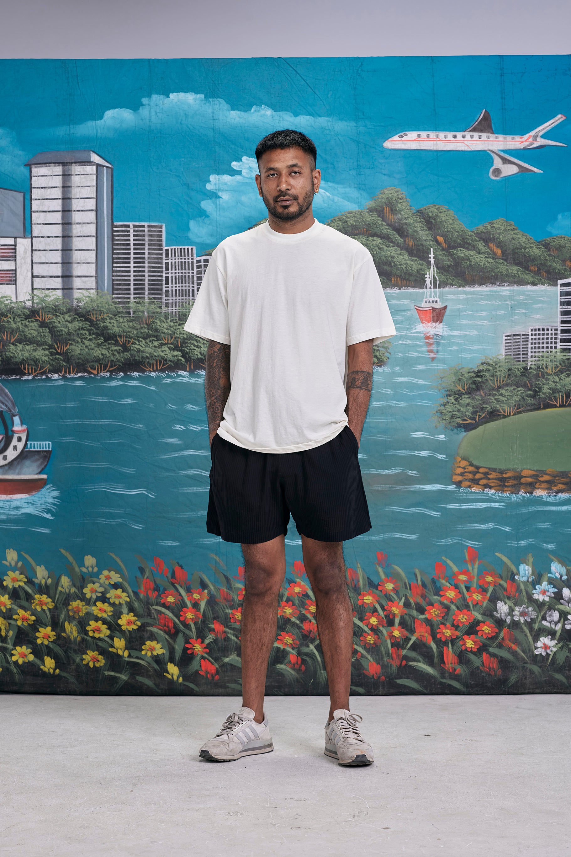 unisex shorts - rishi - banana black - collab zürich