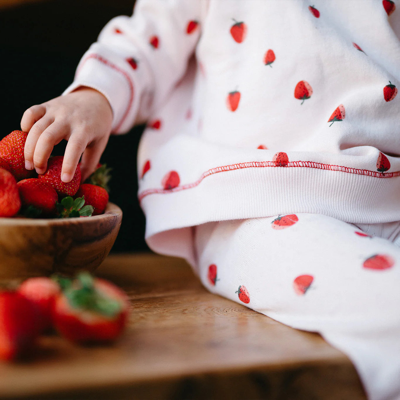 Baby Sweatshirt & Pants Set - Strawberry Fields - collab zürich