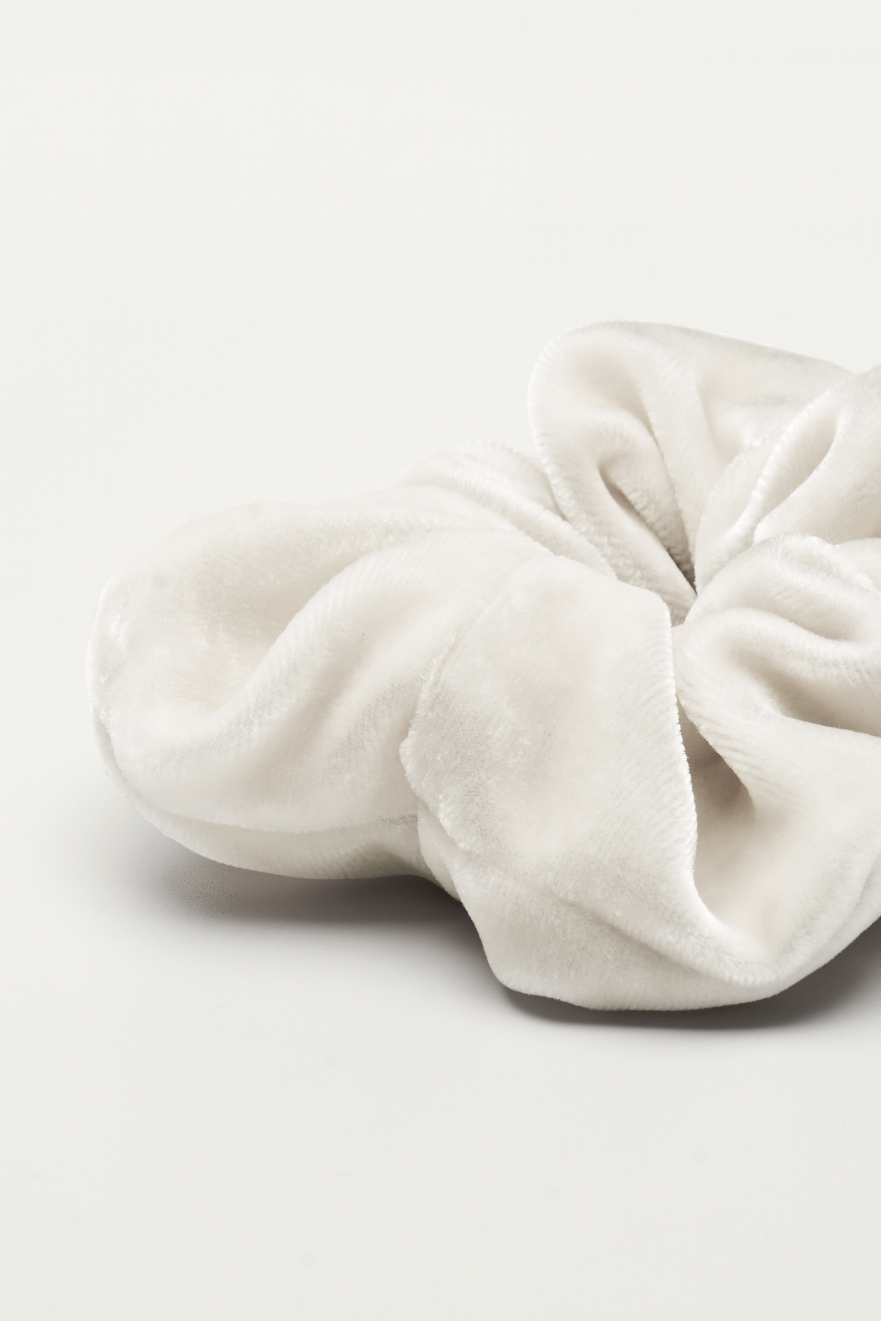 Scrunchie - MEDINA velvet silk - white - collab zürich
