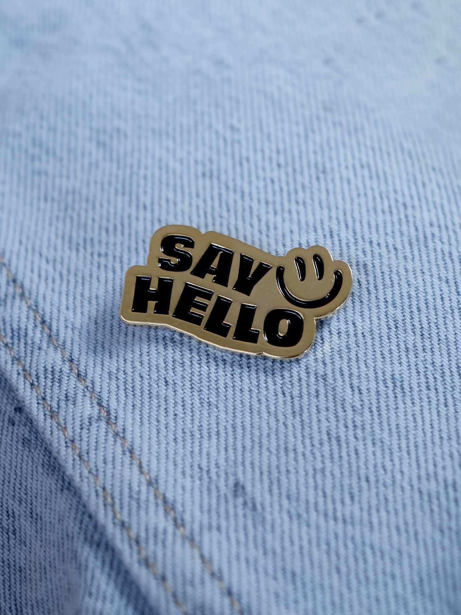Pin - SAY HELLO - collab zürich
