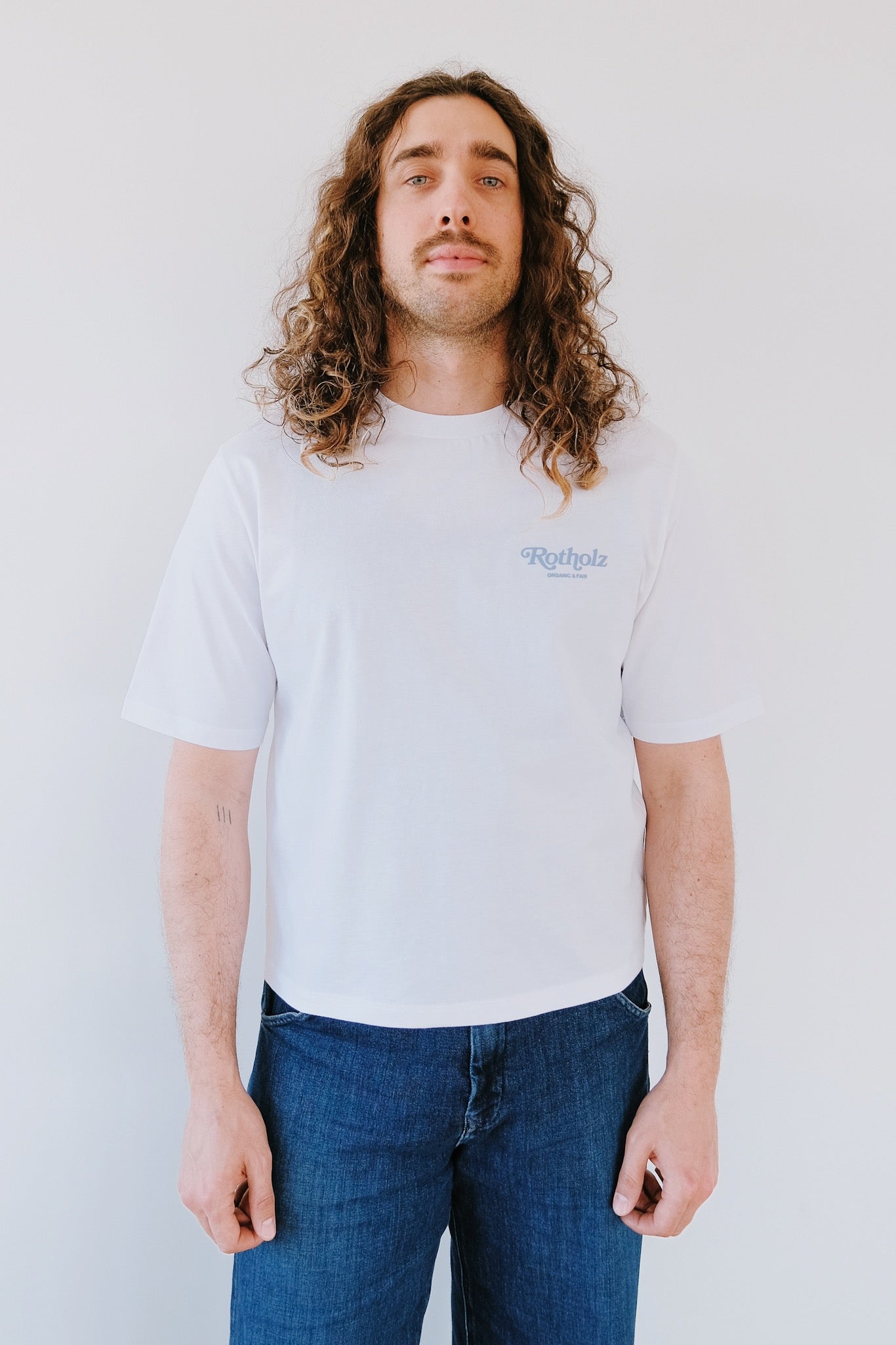 Unisex Cotton T-Shirt - Retro White *Cropped - collab zürich