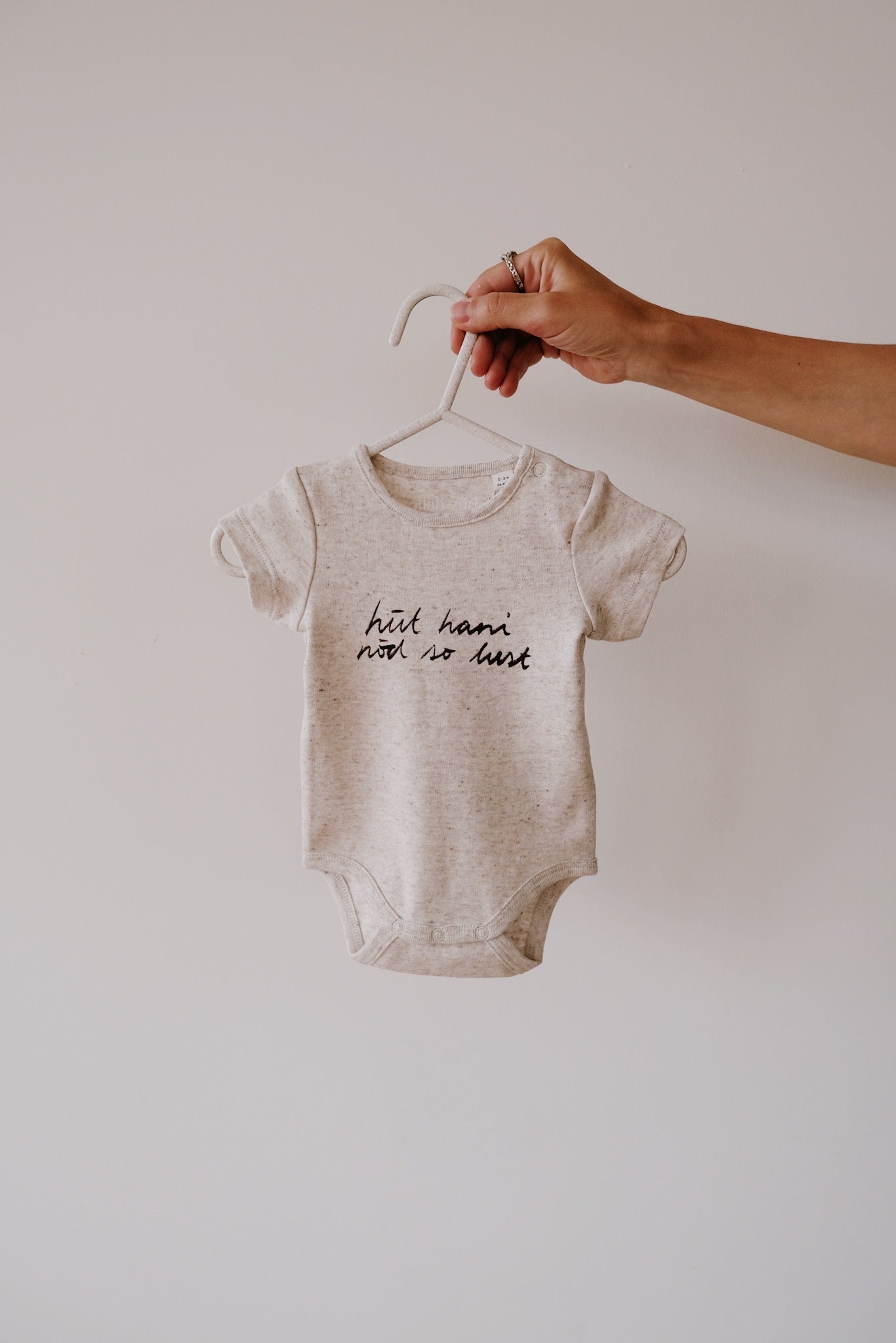 Baby Body - hüt hani nöd so lust - Natural - collab zürich